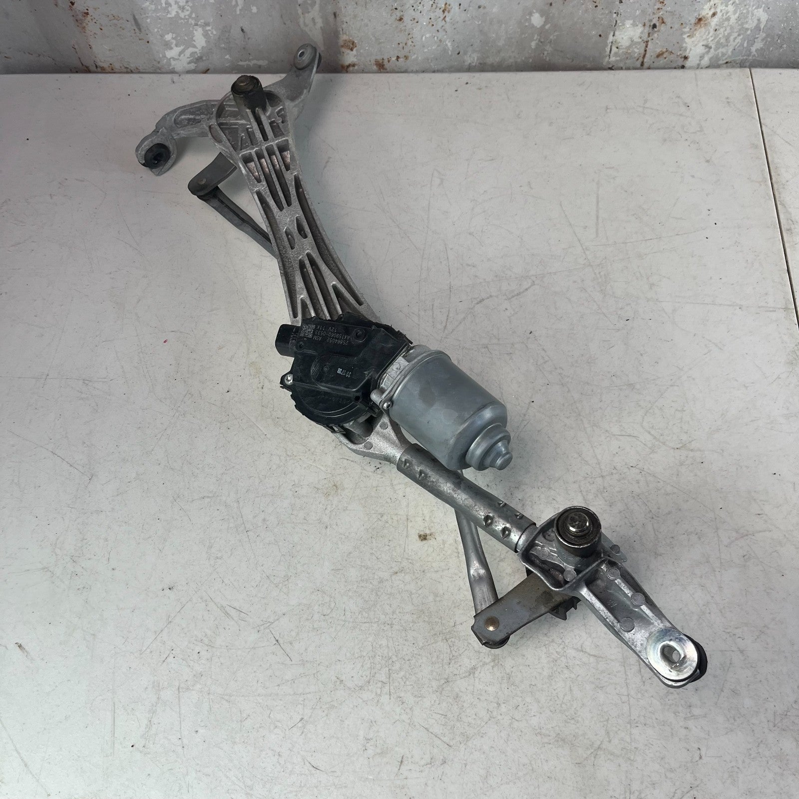 2008-2015 CADILLAC CTS-V FRONT WINDSHIELD WIPER MOTOR W/ LINKAGE 25864052 OEM