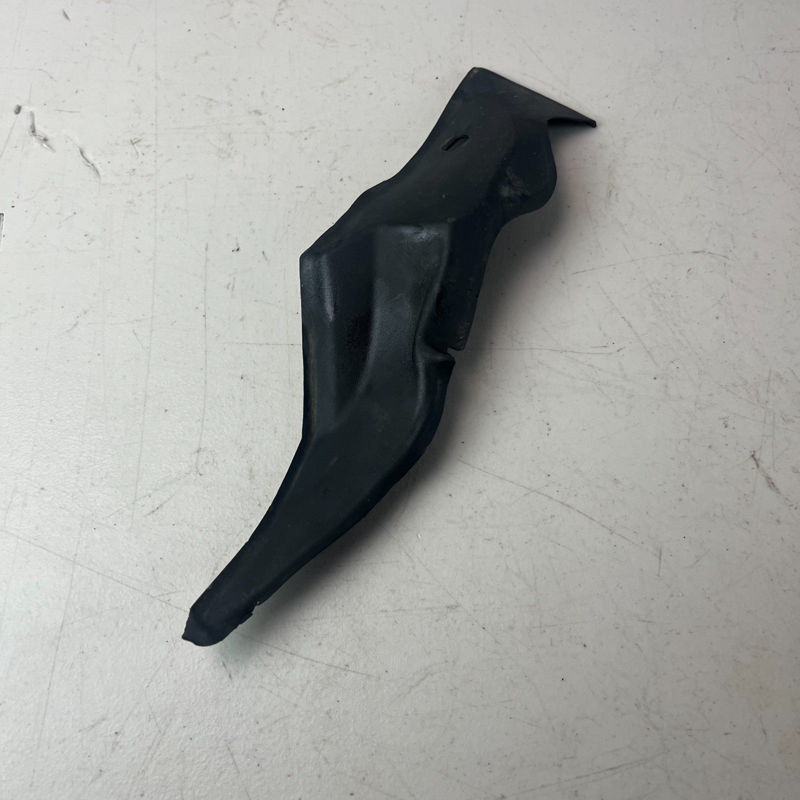 2016 - 2024 CHEVROLET CAMARO FRONT RIGHT COWL VENT PANEL END COVER 23334886 OEM