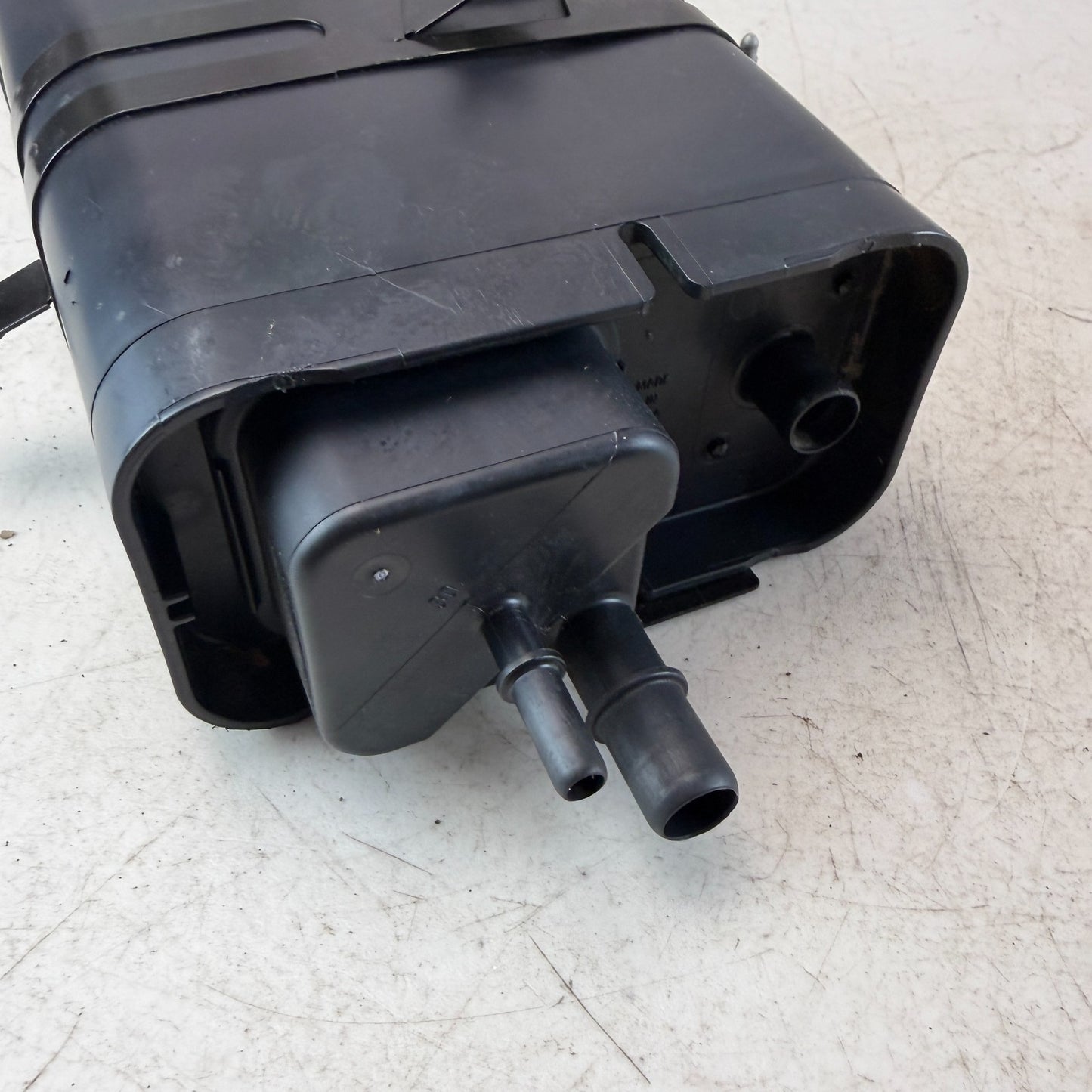 05-13 CHEVROLET CORVETTE C6 FUEL VAPOR EVAPORATOR CHARCOAL CANISTER 17098136 OEM