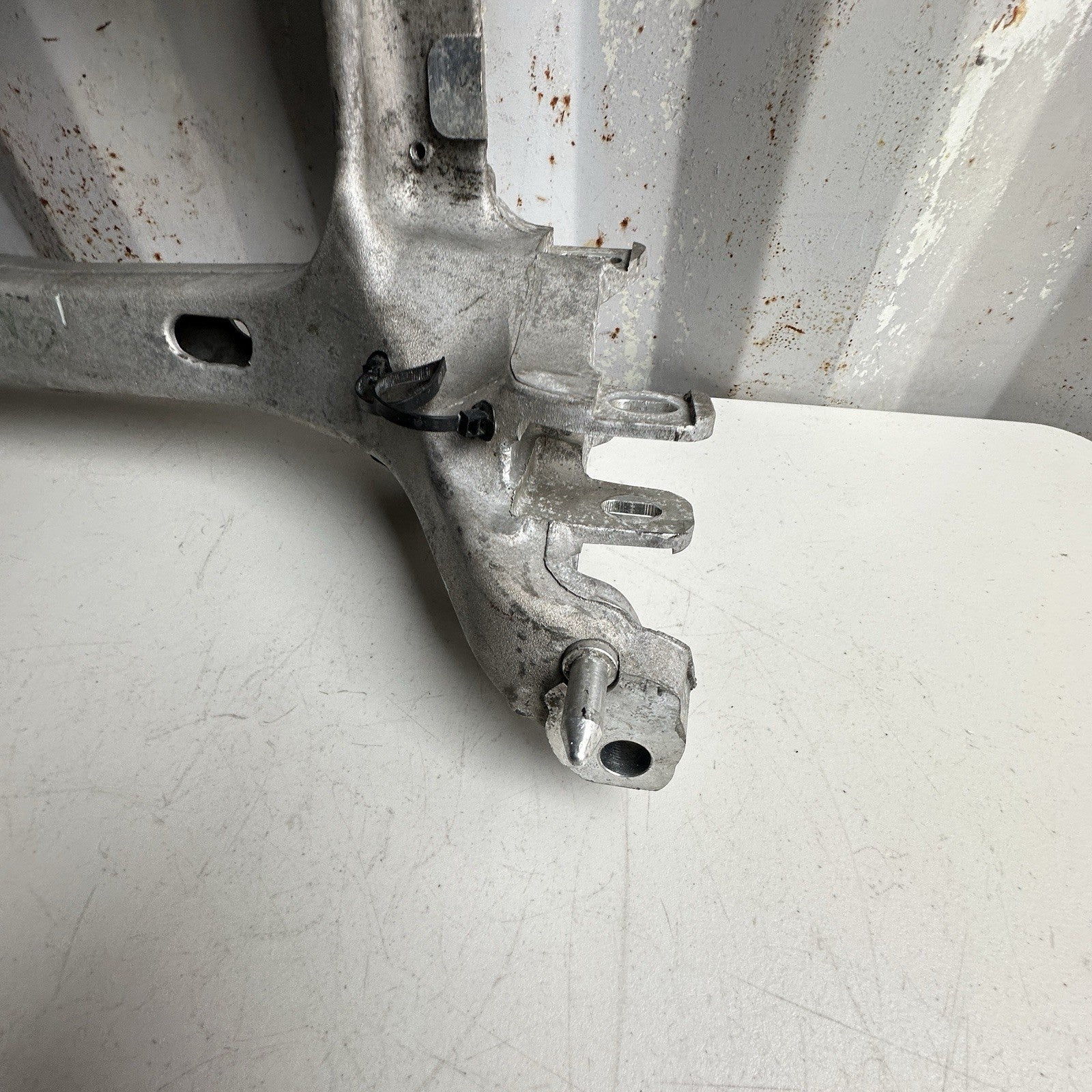14-19 CHEVROLET CORVETTE C7 REAR SUBFRAME SUSPENSION CRADLE 23217711 OEM