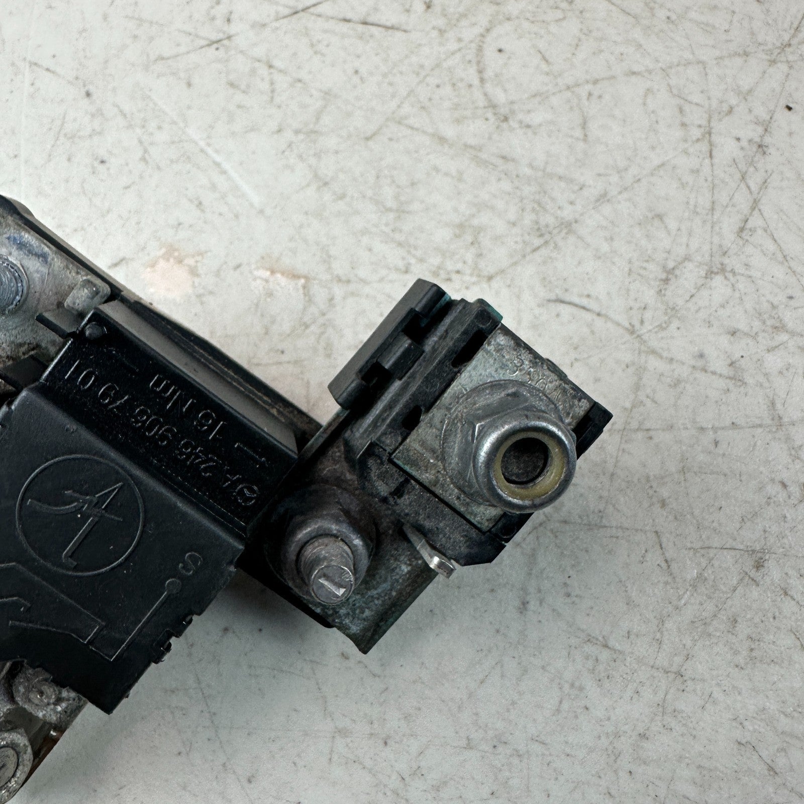 2015-2021 MERCEDES C300 BATTERY TERMINAL CURRENT SENSOR CONNECTOR A2469067901