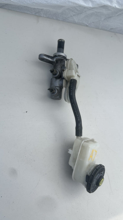 12 - 15 Honda Civic 1.8L Brake Master Cylinder Assembly OEM 46100TR3A01
