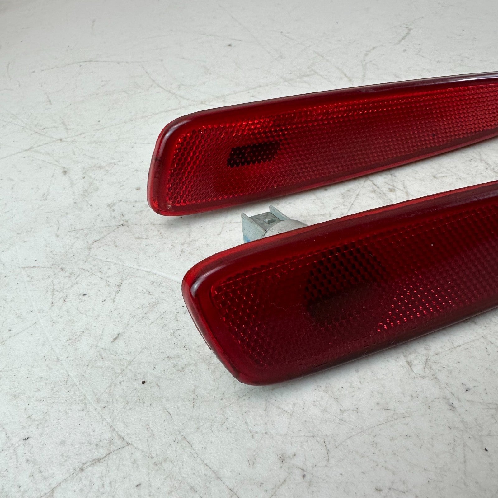 2005-2013 CHEVROLET CORVETTE C6 REAR LEFT & RIGHT MARKER LIGHT PAIR 10440722 OEM