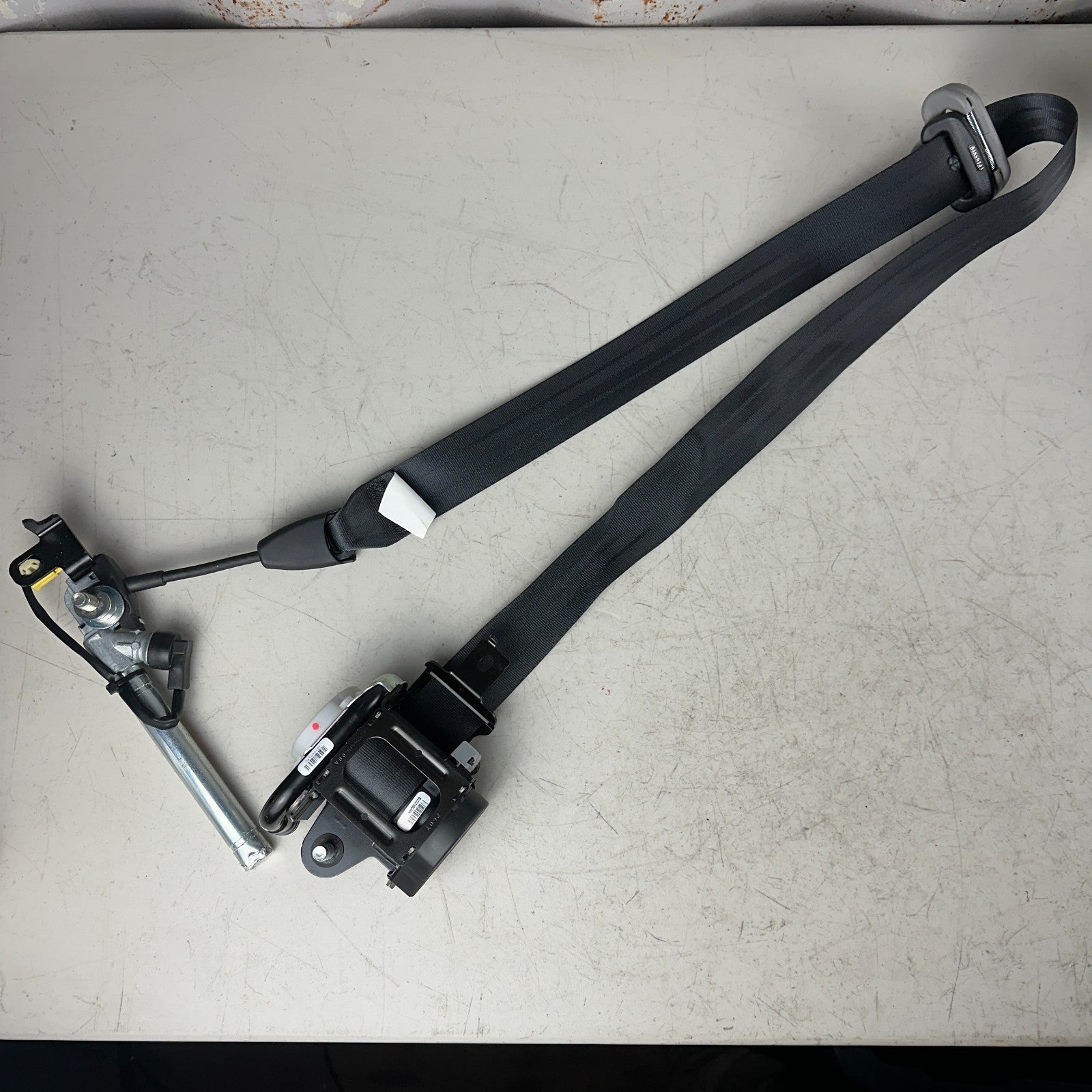 2017-2022 HONDA CR-V CRV FRONT RIGHT SIDE SEATBELT SEAT BELT RETRACTOR BLACK OEM