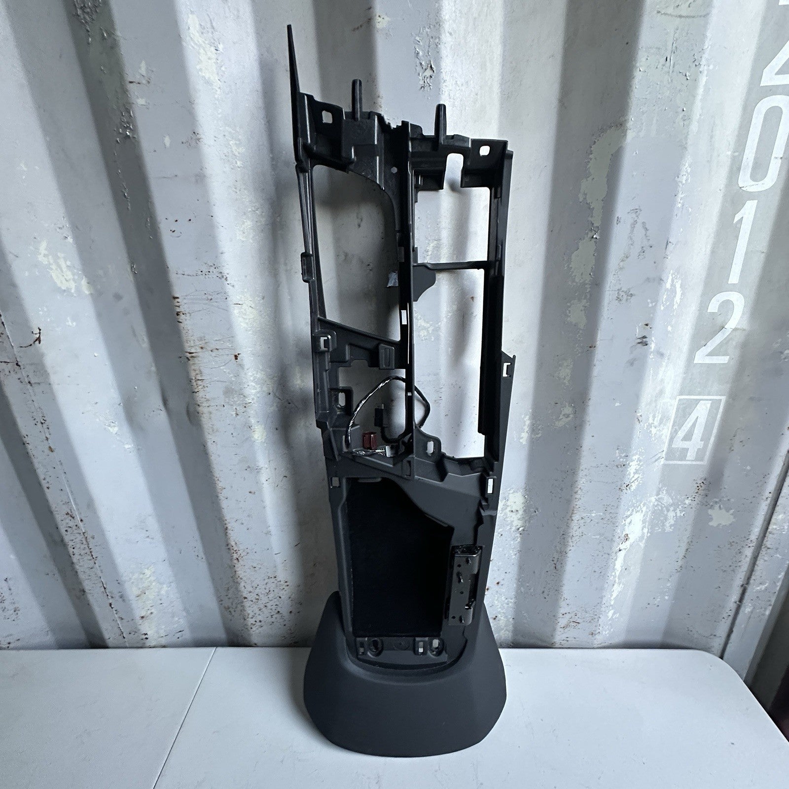 2014-2019 CHEVROLET CORVETTE C7 CENTER CONSOLE BASE OEM