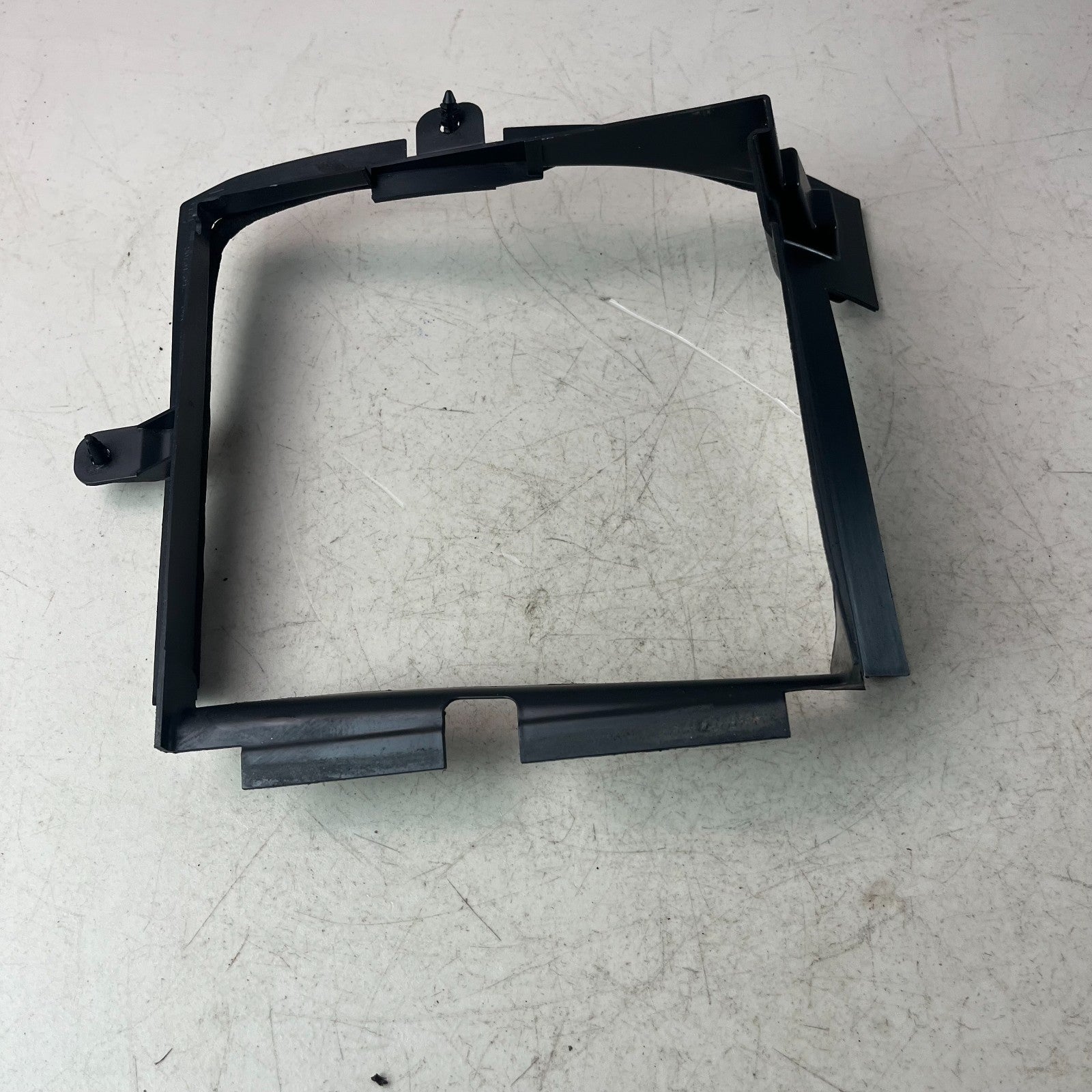 2016-2024 CHEVY CAMARO RADIATOR COOLING REAR AUXILIARY DUCT COVER 84027001 OEM