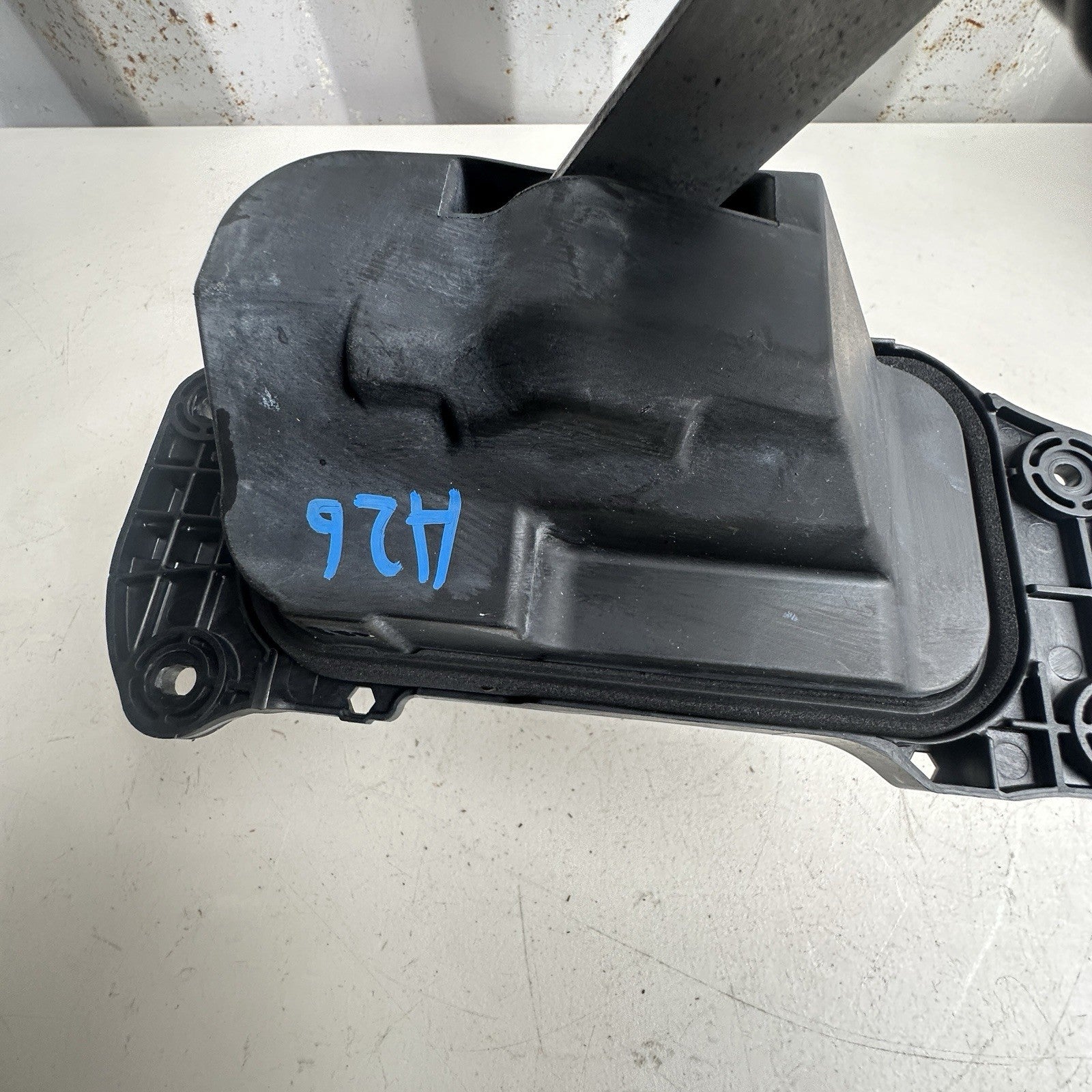 2014-2019 CHEVY CORVETTE AUTOMATIC TRANSMISSION GEAR SHIFTER LEVER OEM