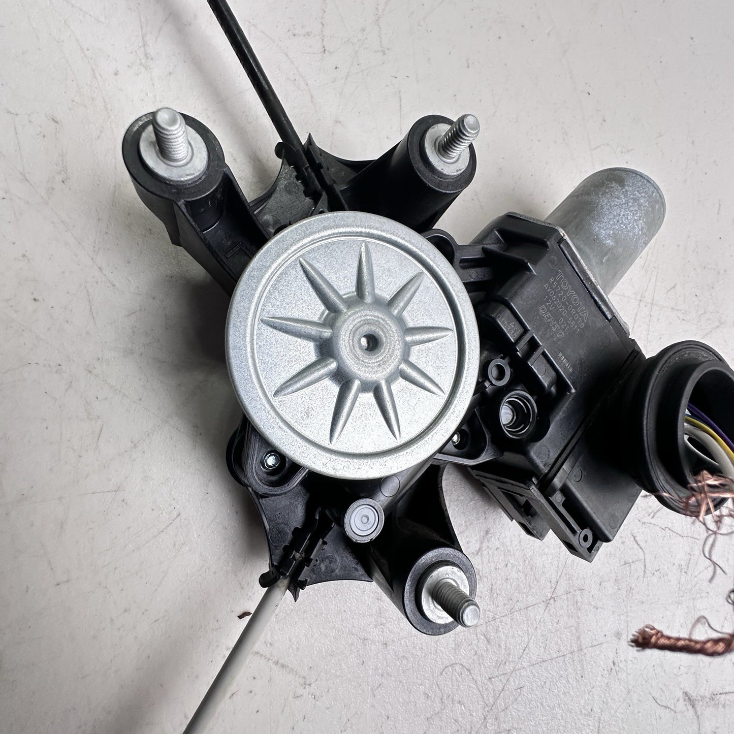2020-22 TOYOTA COROLLA FRONT LEFT DRIVER SIDE DOOR WINDOW REGULATOR & MOTOR OEM