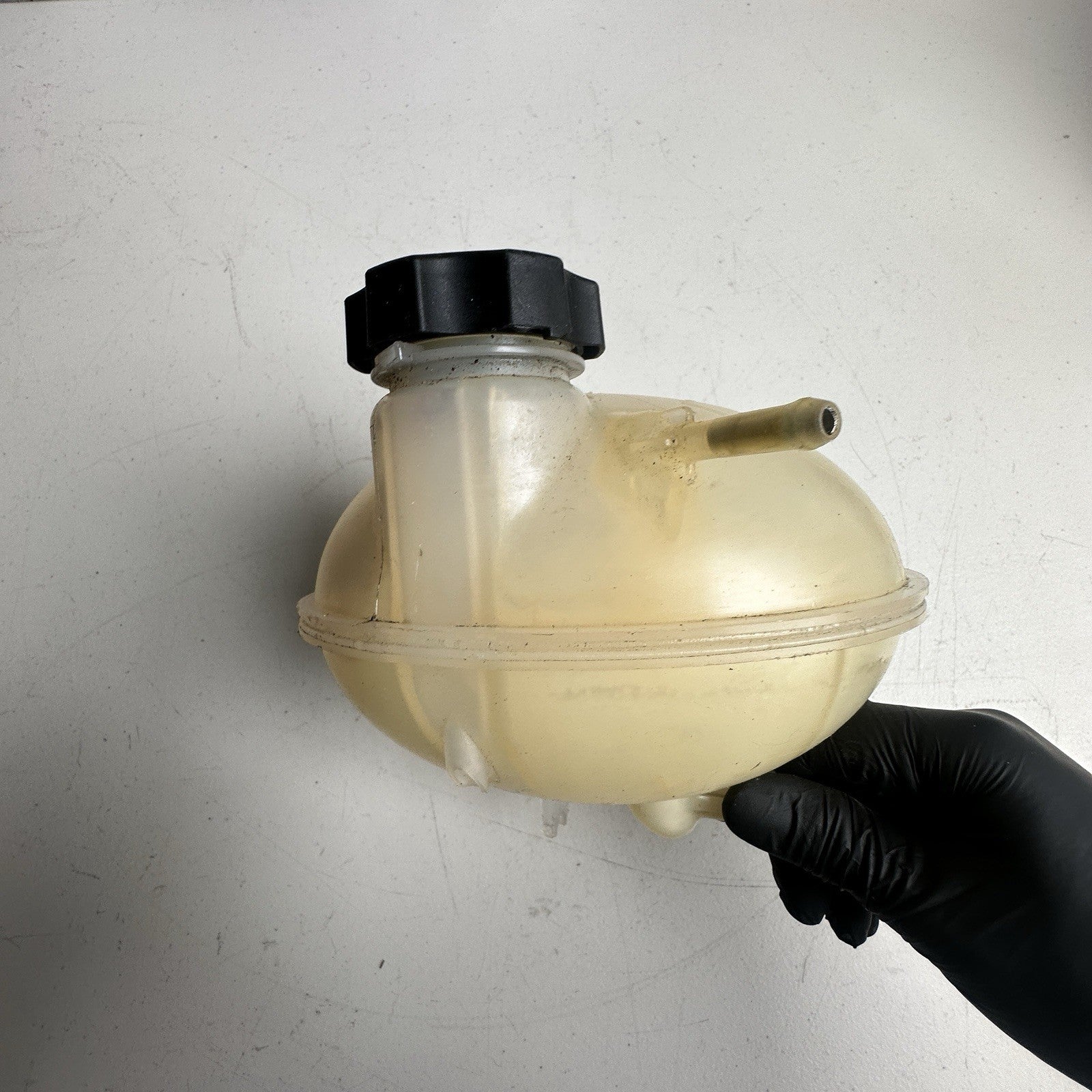 JEEP COMPASS 2017-2022 RADIATOR COOLANT RESERVOIR TANK BOTTLE W/ CAP OEM