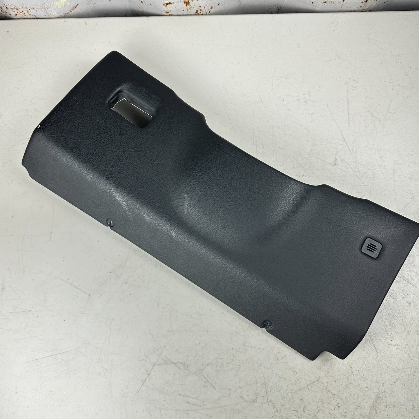 2005-2013 CHEVROLET CORVETTE LEFT DRIVER SIDE LOWER KNEE BOLSTER TRIM PANEL OEM