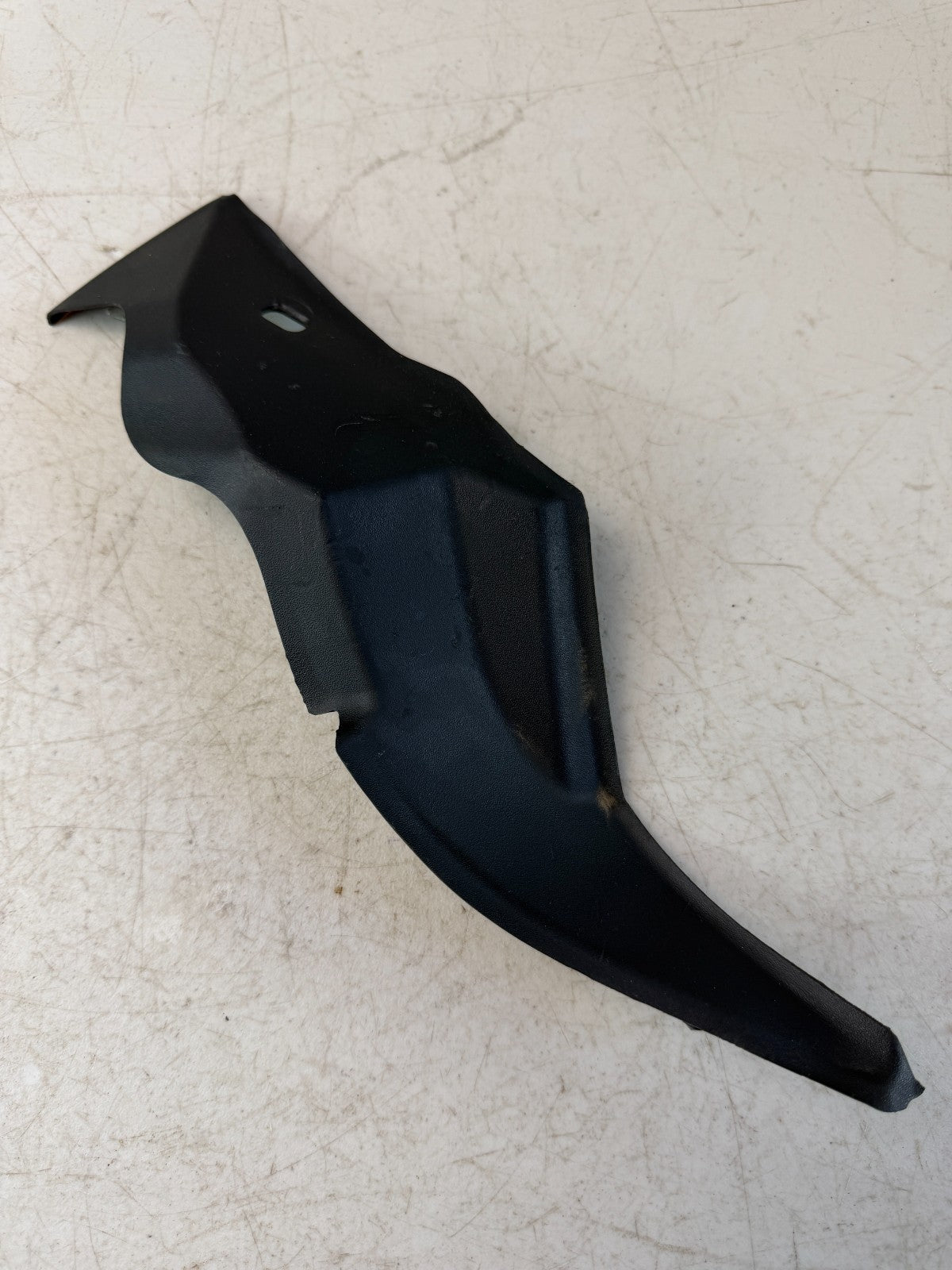 2016-2024 CHEVROLET CAMARO LEFT DRIVER AIR INLET GRILLE PANEL EXTENSION 23334887