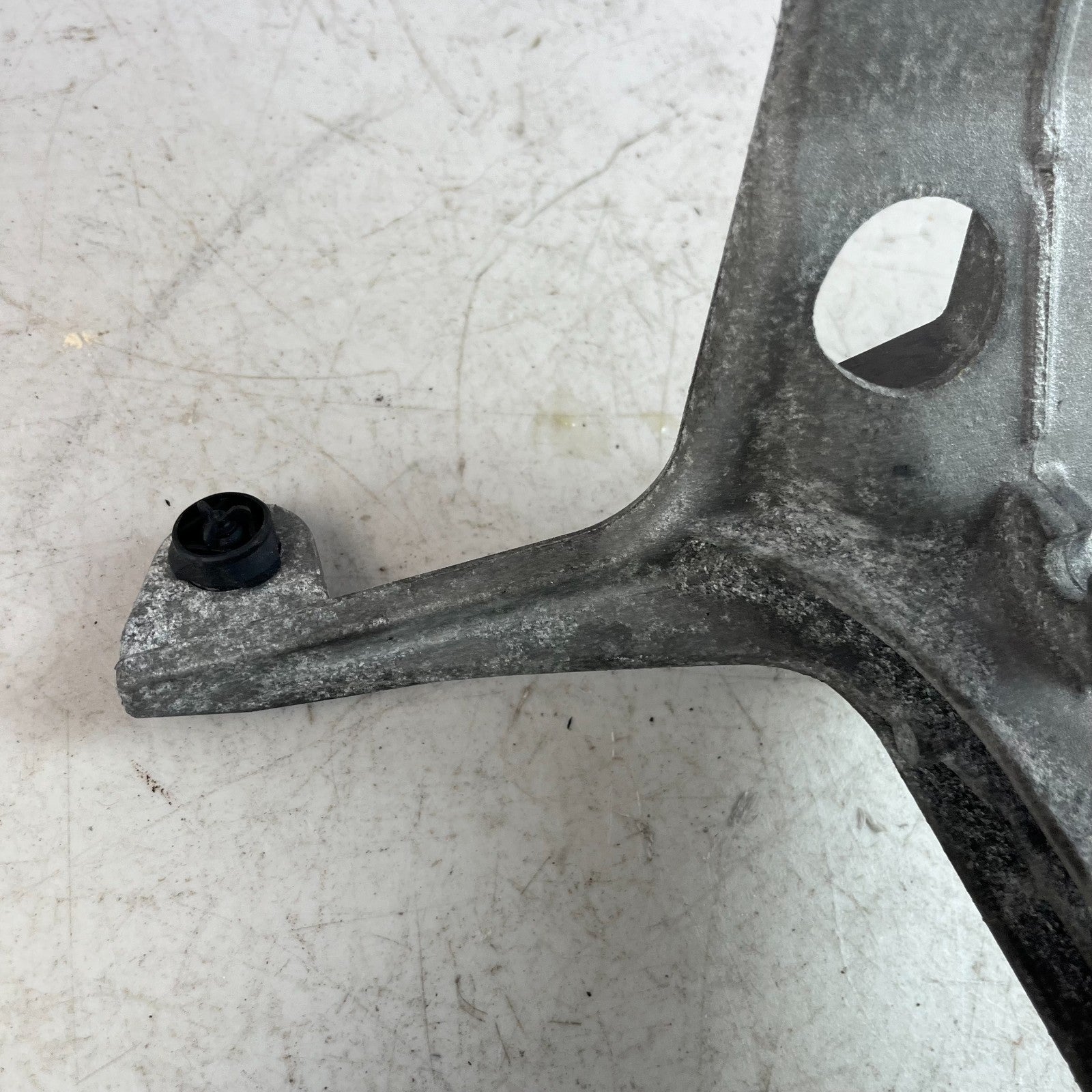 2015 - 2018 MERCEDES W205 C300 2.0L INTERCOOLER SUPPORT BRACKET A2740981439 OEM