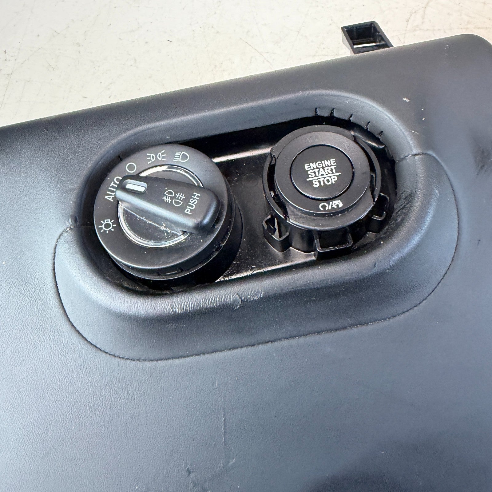 2017-2020 MASERATI LEVANTE LEFT SIDE DASHBOARD LOWER TRIM COVER KNEE PANEL OEM