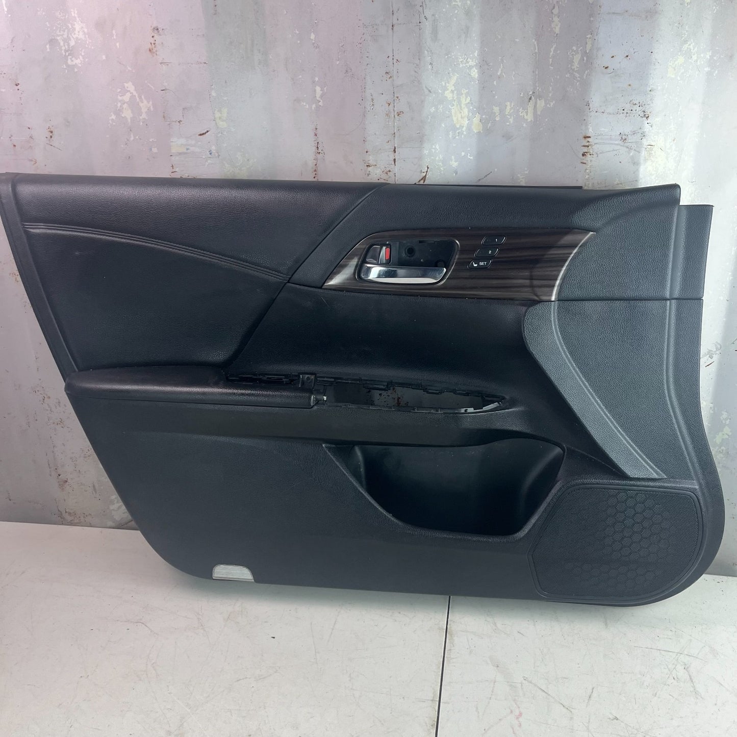 2013-2017 HONDA ACCORD FRONT LEFT DRIVER DOOR PANEL TRIM COVER 83550-T2A-A01 OEM