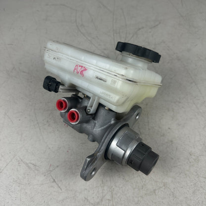 14-19 CHEVROLET CORVETTE C7 BRAKE MASTER CYLINDER W/ RESERVOIR TANK 32670188 OEM