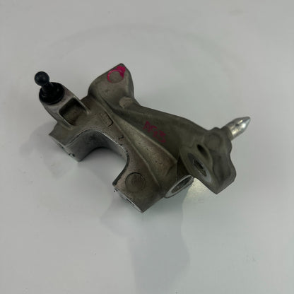 2014-2019 CHEVROLET CORVETTE C7 FRONT RIGHT STABILIZER SWAY BAR MOUNT BRACKET