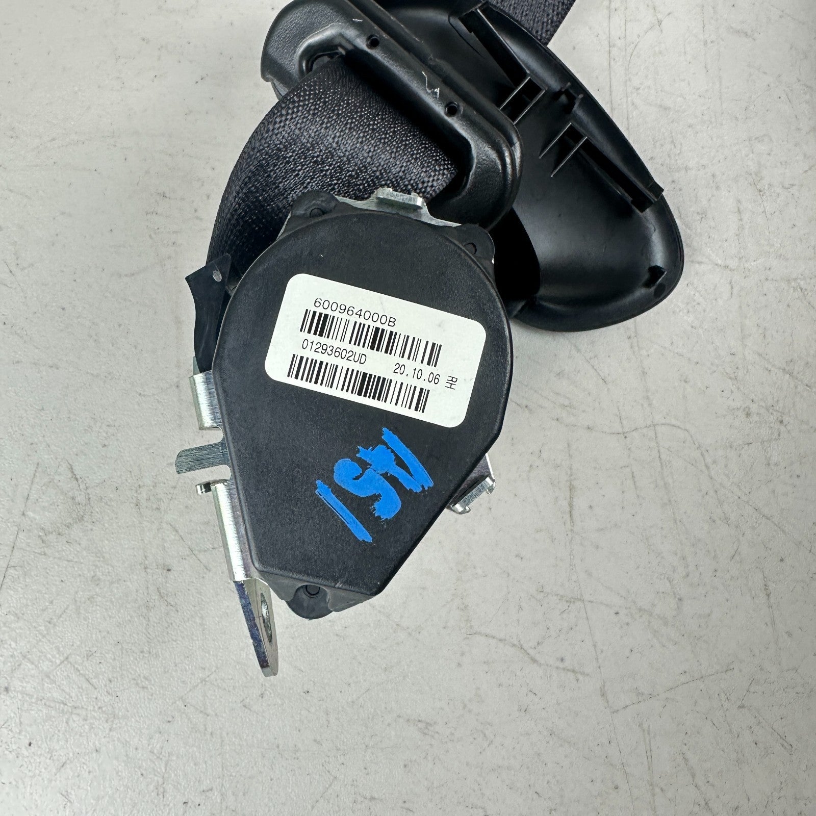 05-13 CHEVROLET CORVETTE FRONT RIGHT SIDE SEAT BELT SEATBELT RETRACTOR BLACK OEM