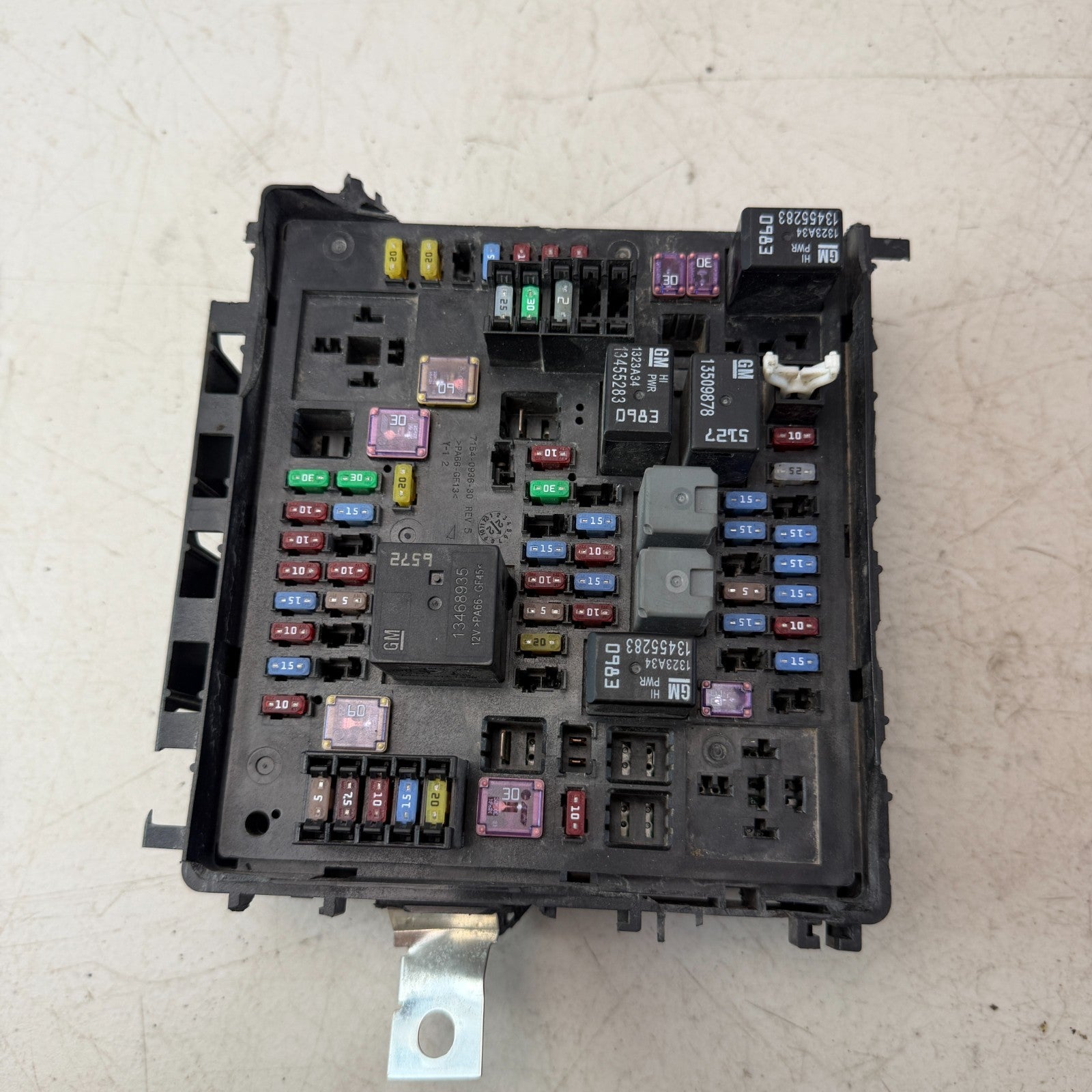 2021-2024 CHEVROLET CAMARO ENGINE COMPARTMENT FUSE BOX RELAY BOX 86806142 OEM