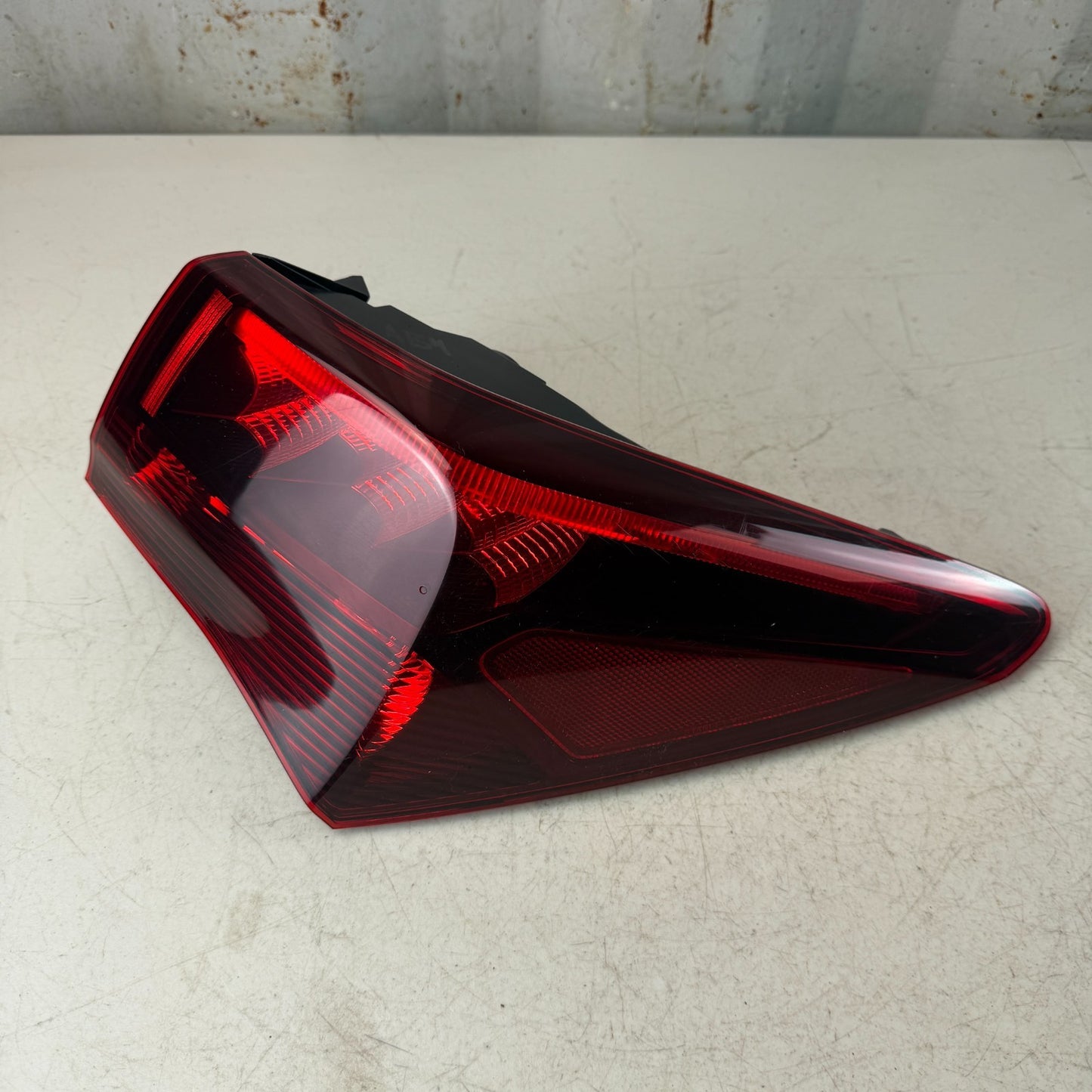 2018-2020 ACURA TLX REAR RIGHT PASSENGER SIDE OUTER TAIL LIGHT TAILLIGHT LAMP