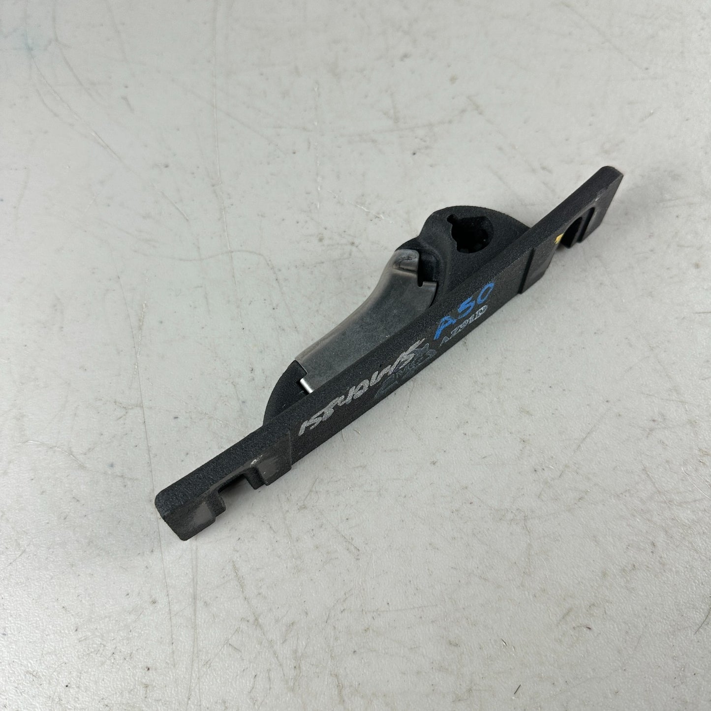 05-13 CHEVROLET CORVETTE FRONT LEFT & RIGHT TOP RAIL FOLDING LATCH STRIKERS OEM