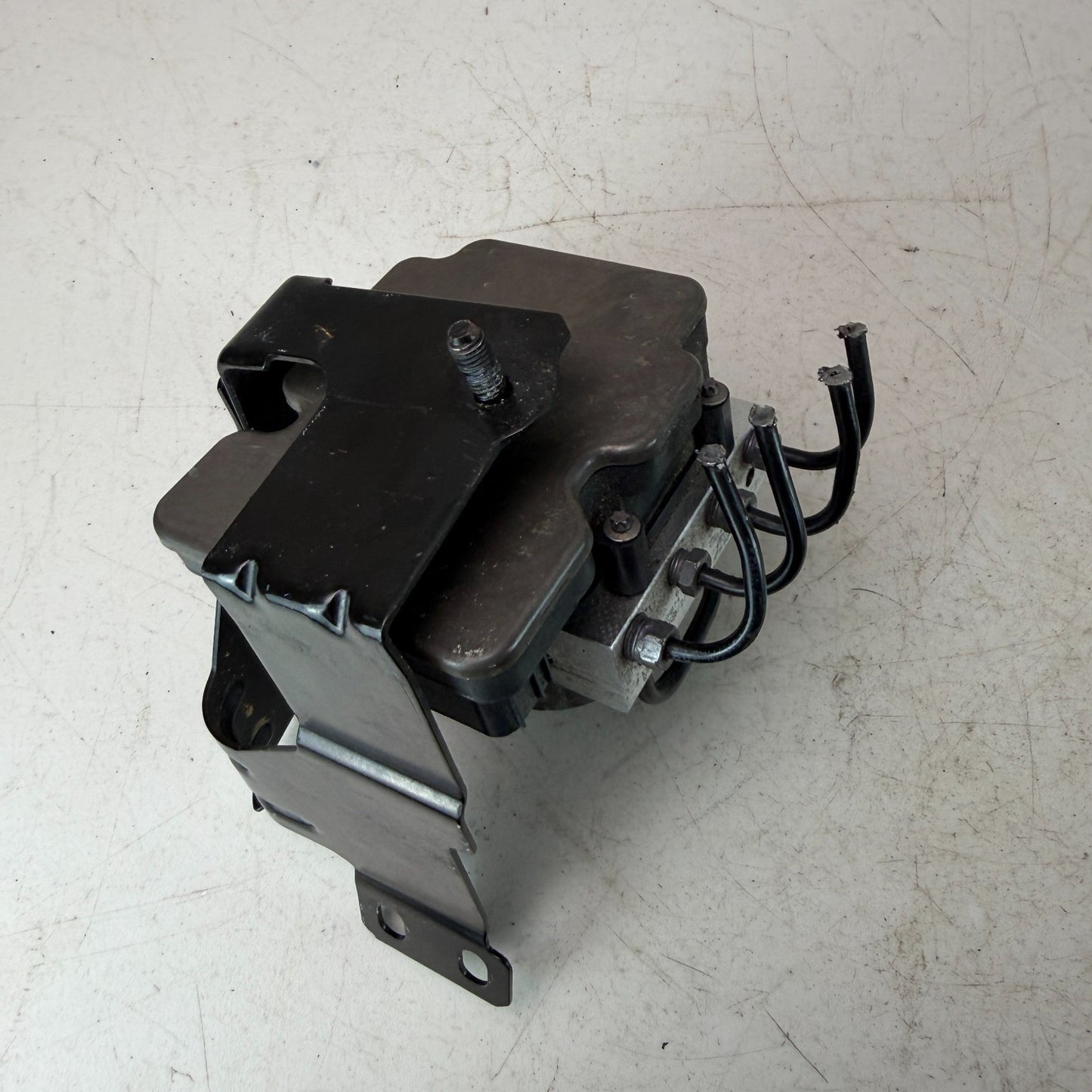 2017-20 MASERATI LEVANTE AWD ABS ANTI-LOCK BRAKE PUMP MODULE 6701037380 3.0L OEM