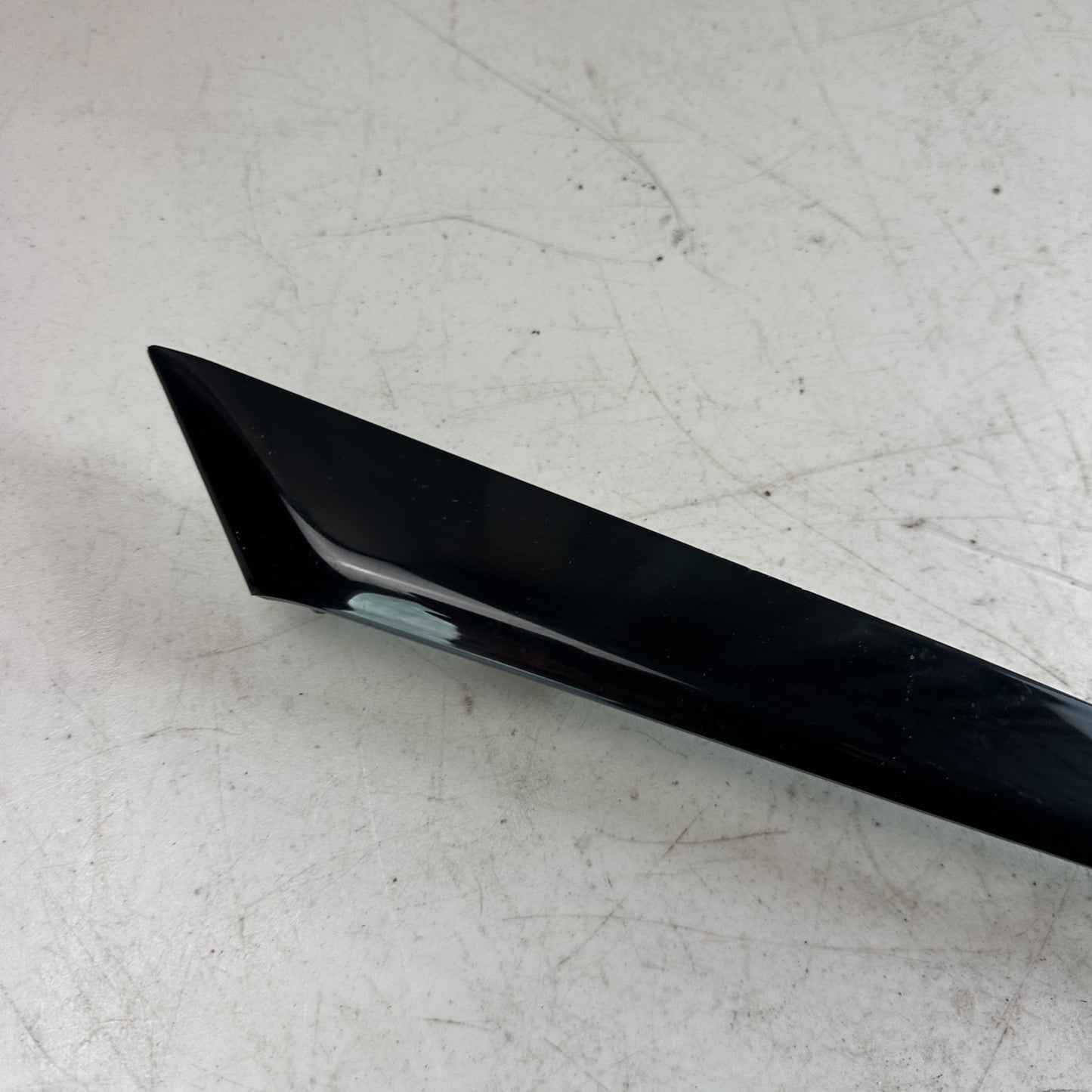 2017-2020 MASERATI LEVANTE RIGHT DOOR PANEL TRIM MOLDING INNER APPLIQUE BLACK