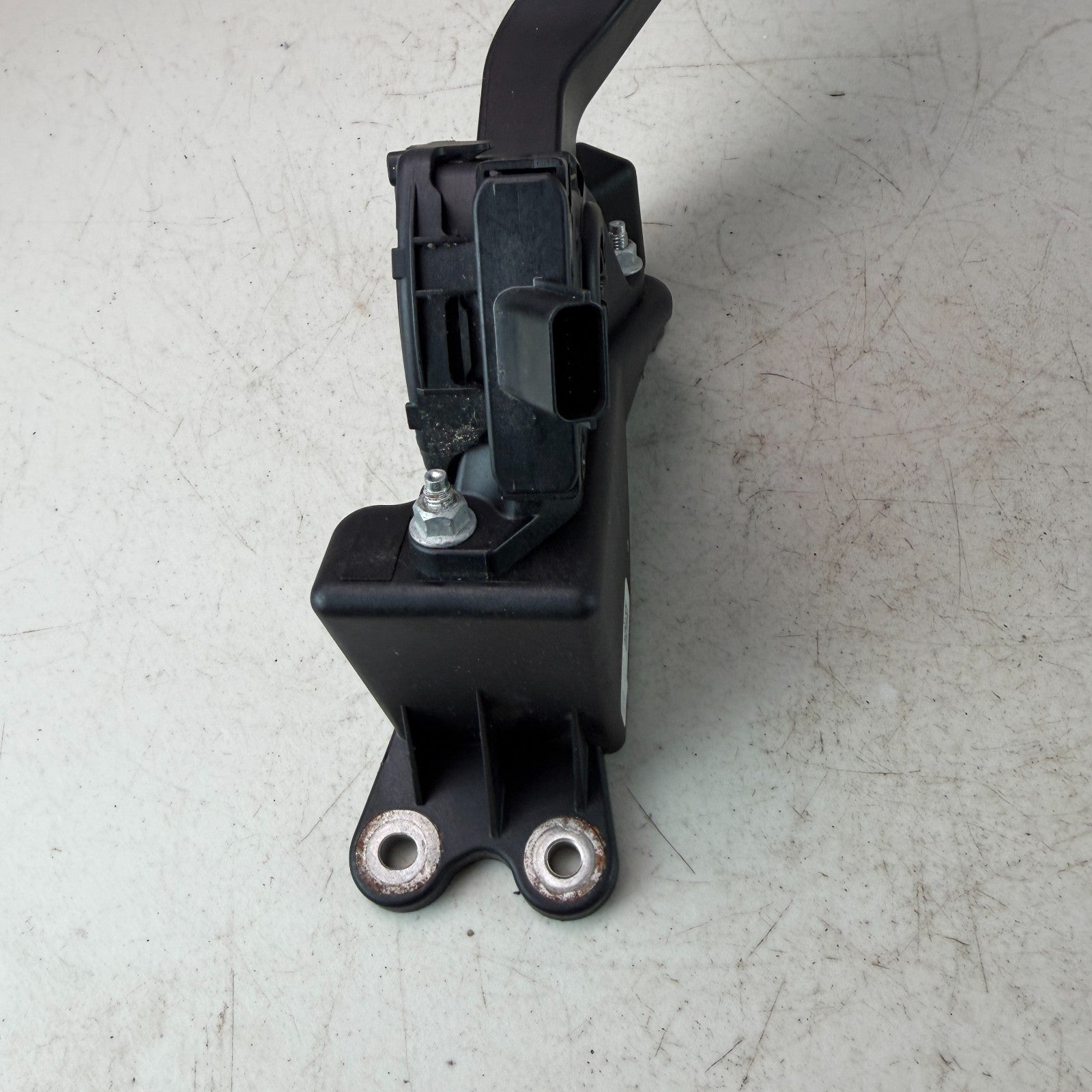 2017-2020 MASERATI LEVANTE GAS PEDAL ACCELERATOR THROTTLE SENSOR 04861714AF OEM