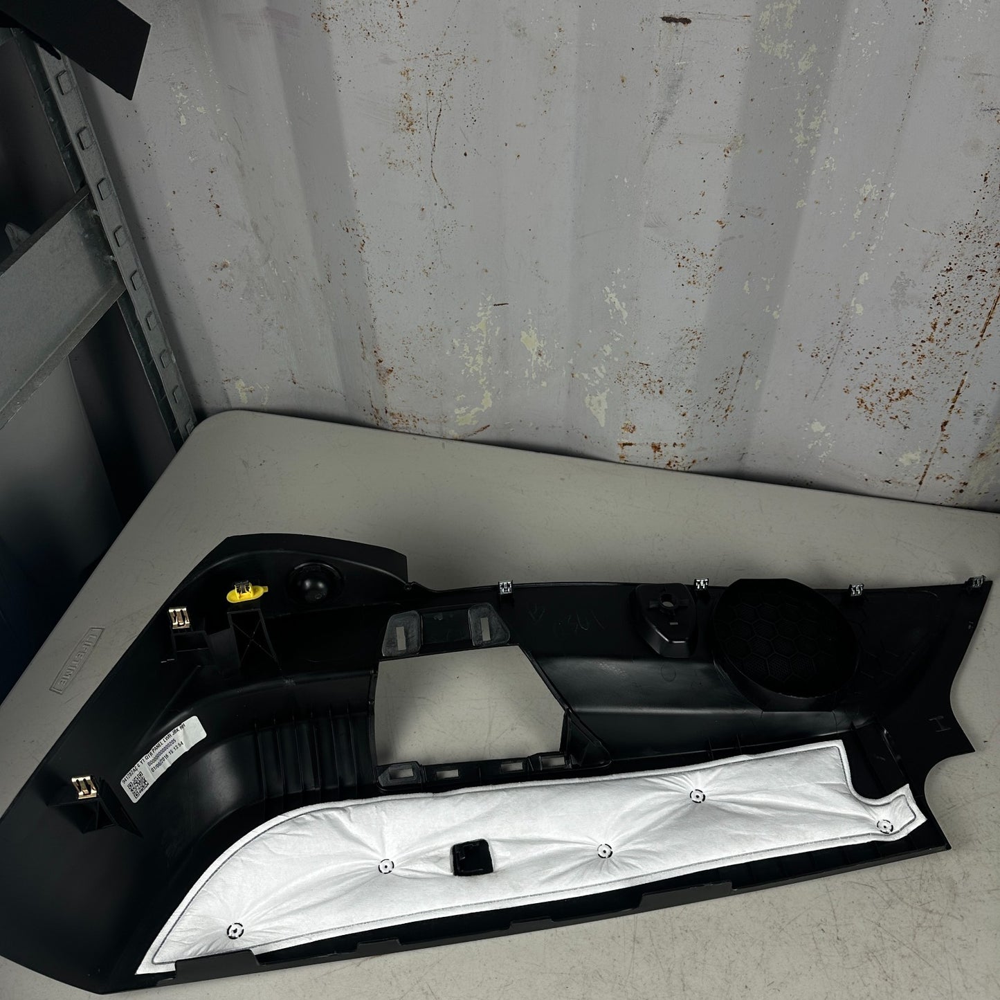 14-19 CHEVROLET CORVETTE C7 RIGHT PASSENGER SIDE LOWER QUARTER TRIM PANEL OEM