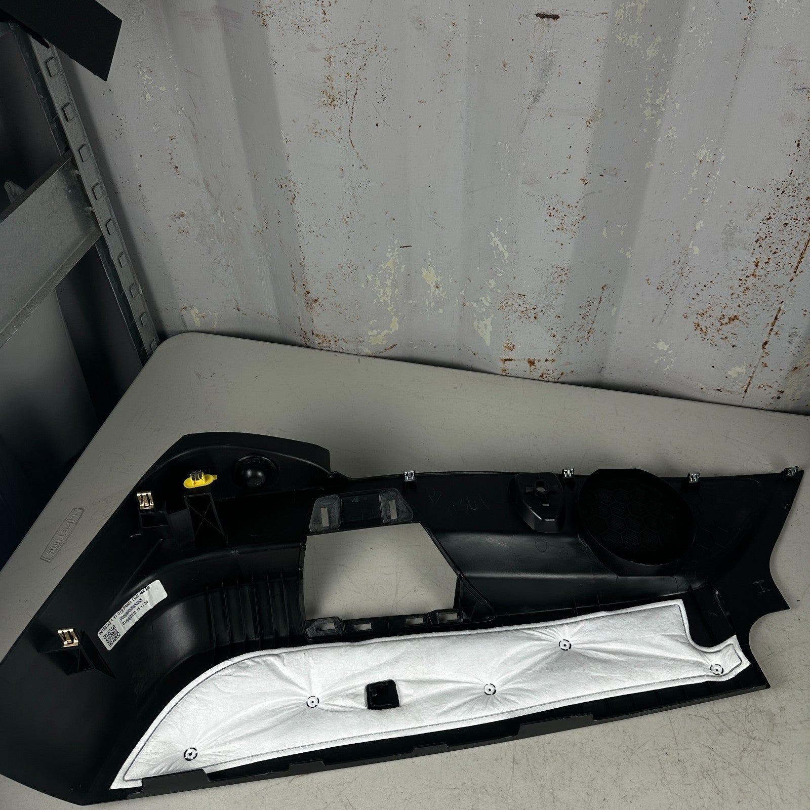 14-19 CHEVROLET CORVETTE C7 RIGHT PASSENGER SIDE LOWER QUARTER TRIM PANEL OEM