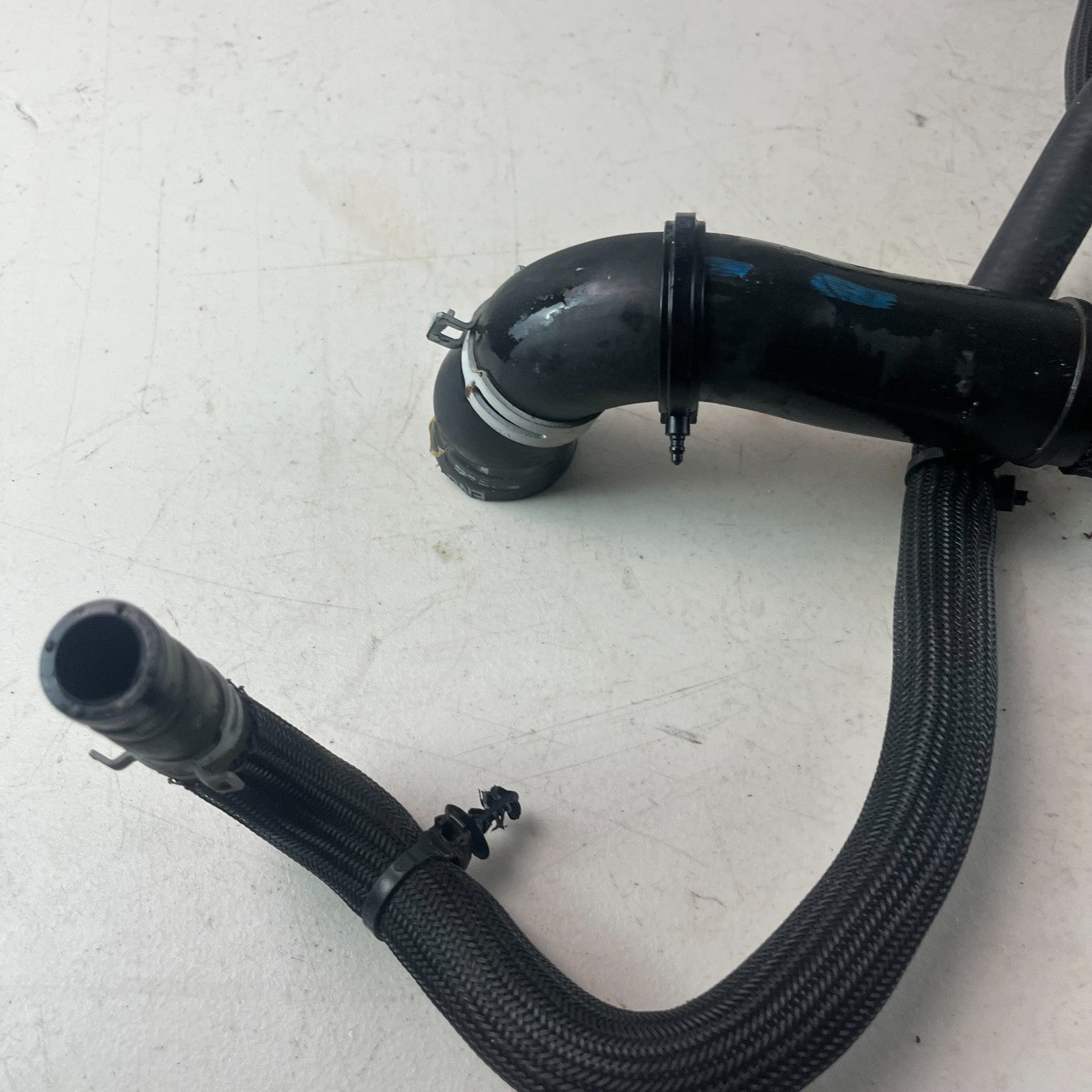 2016-24 CHEVROLET CAMARO FRONT RADIATOR LOWER COOLANT COOLING HOSE PIPE LINE OEM