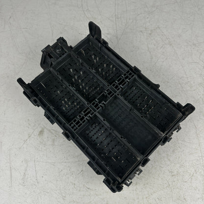 2014-2019 CHEVROLET CORVETTE C7 UNDER HOOD RELAY FUSE BOX ASSEMBLY 23189699 OEM