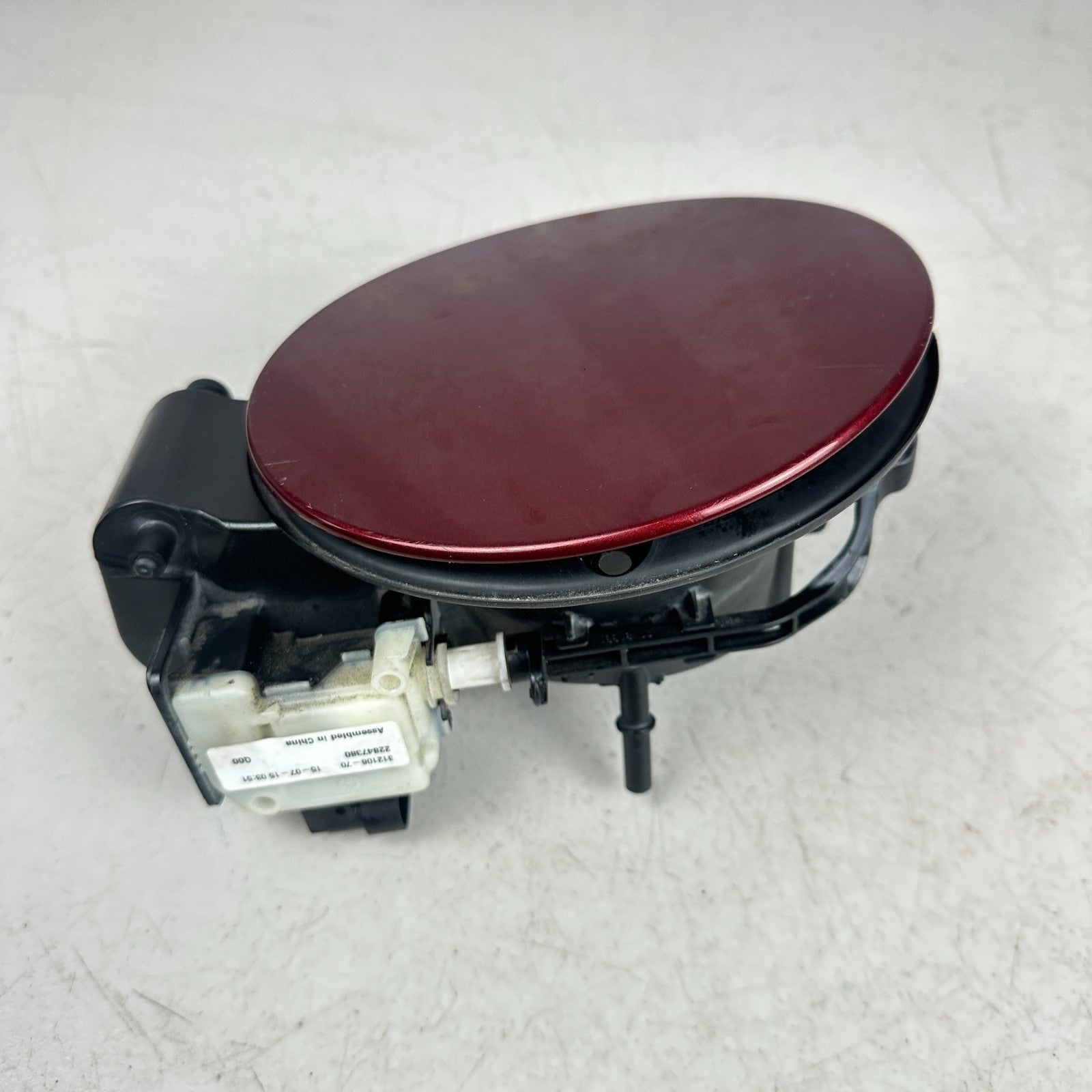 14-19 CHEVROLET CORVETTE C7 FUEL GAS TANK FILLER DOOR LID COVER RED ASSEMBLY OEM