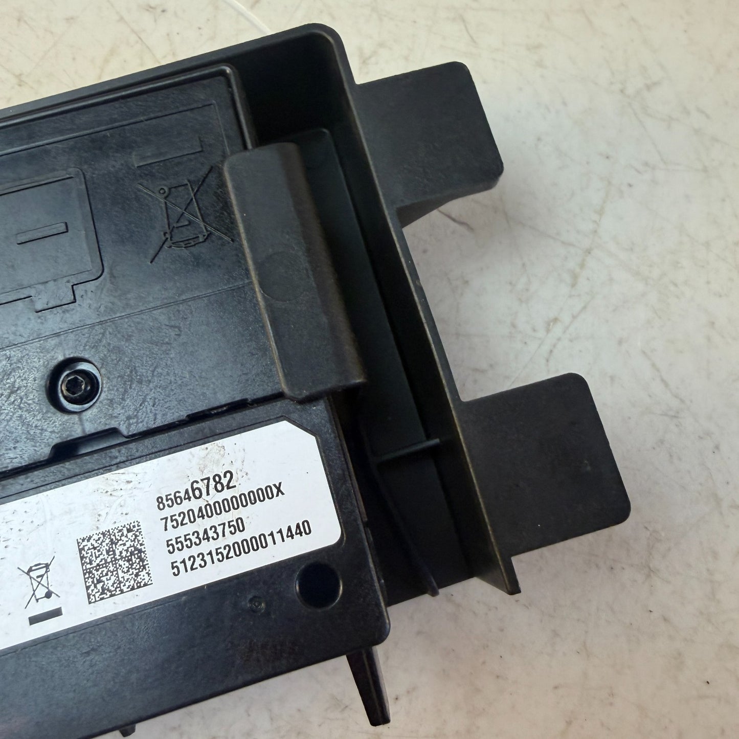 2019-2024 CHEVROLET CAMARO TELEMATIC COMMUNICATION CONTROL MODULE W/ BRACKET OEM