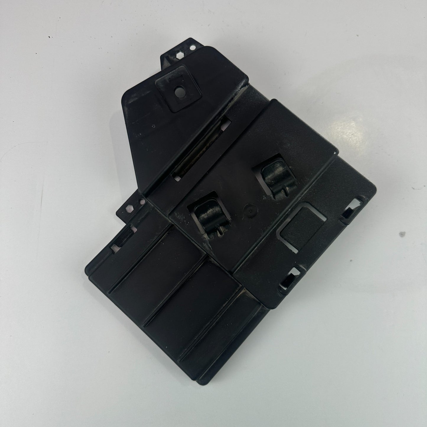 2014-2019 CHEVROLET CORVETTE ACTIVE AIR SUSPENSION CONTROL MODULE UNIT BRACKET
