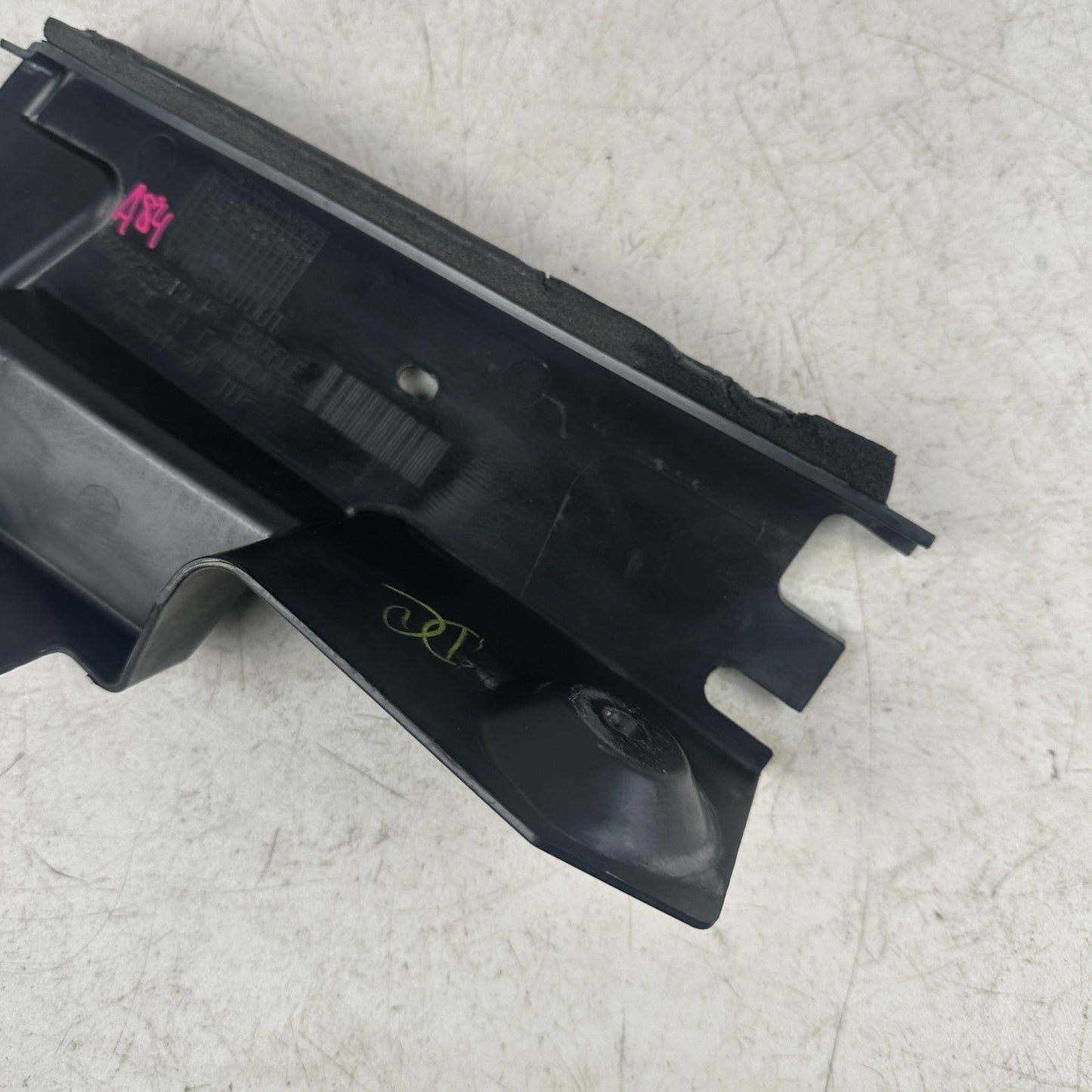 2010-2015 CHEVROLET CAMARO RIGHT PASSENGER SIDE RADIATOR COOLING AIR BAFFLE OEM