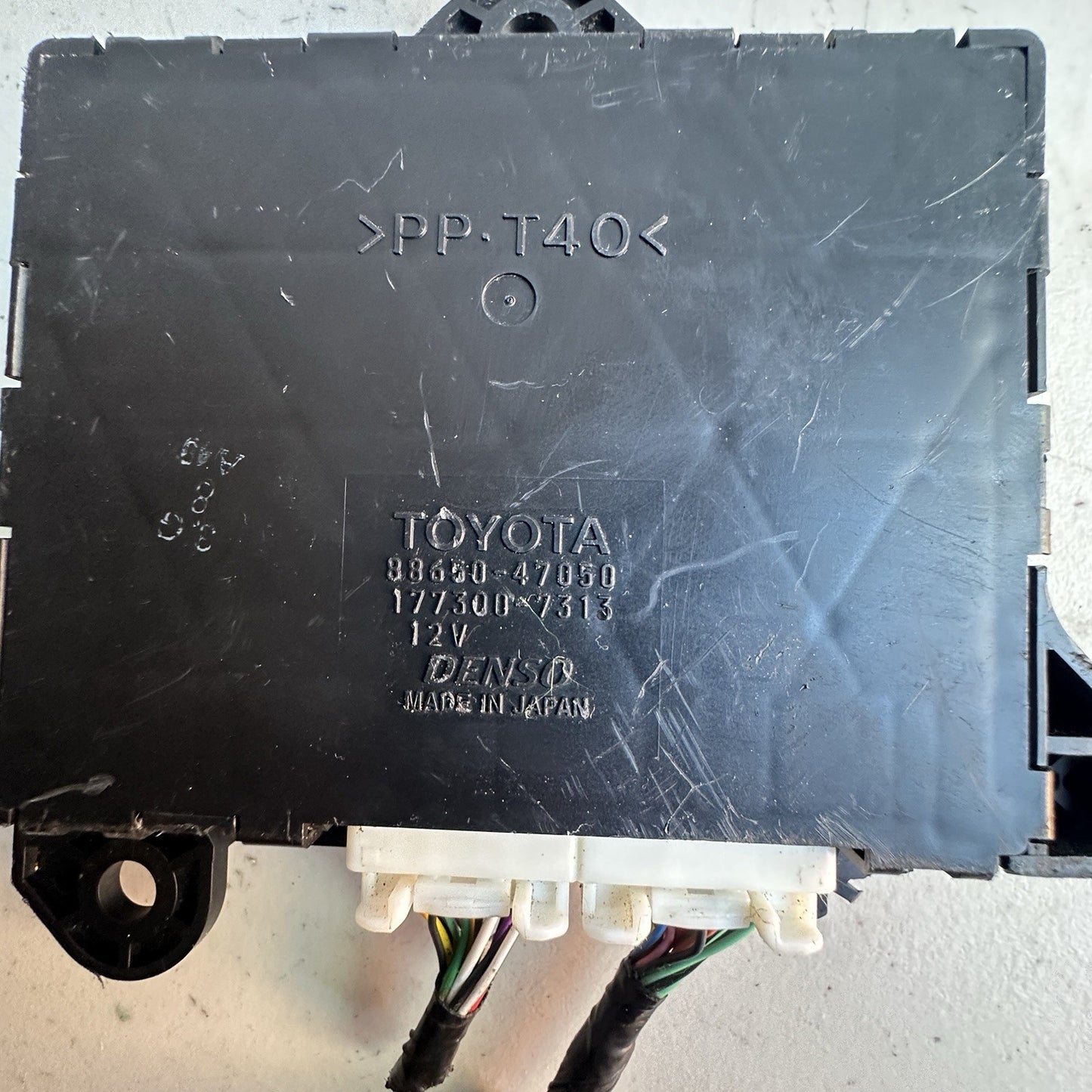2004-09 TOYOTA PRIUS TEMPERATURE CONTROL MODULE # 88650-47050