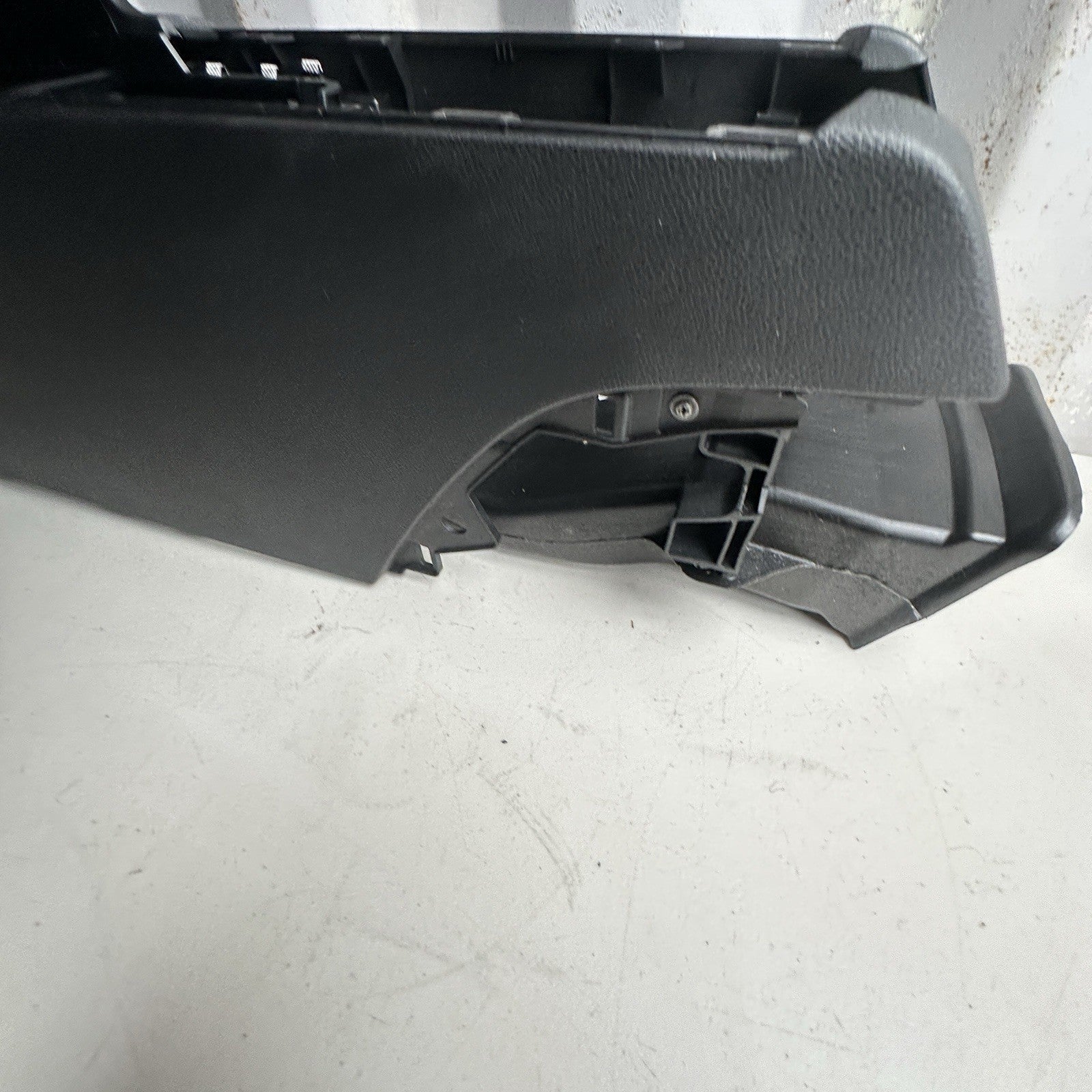2016-2020 Kia SORENTO Center Console Armrest Lid Storage Assembly