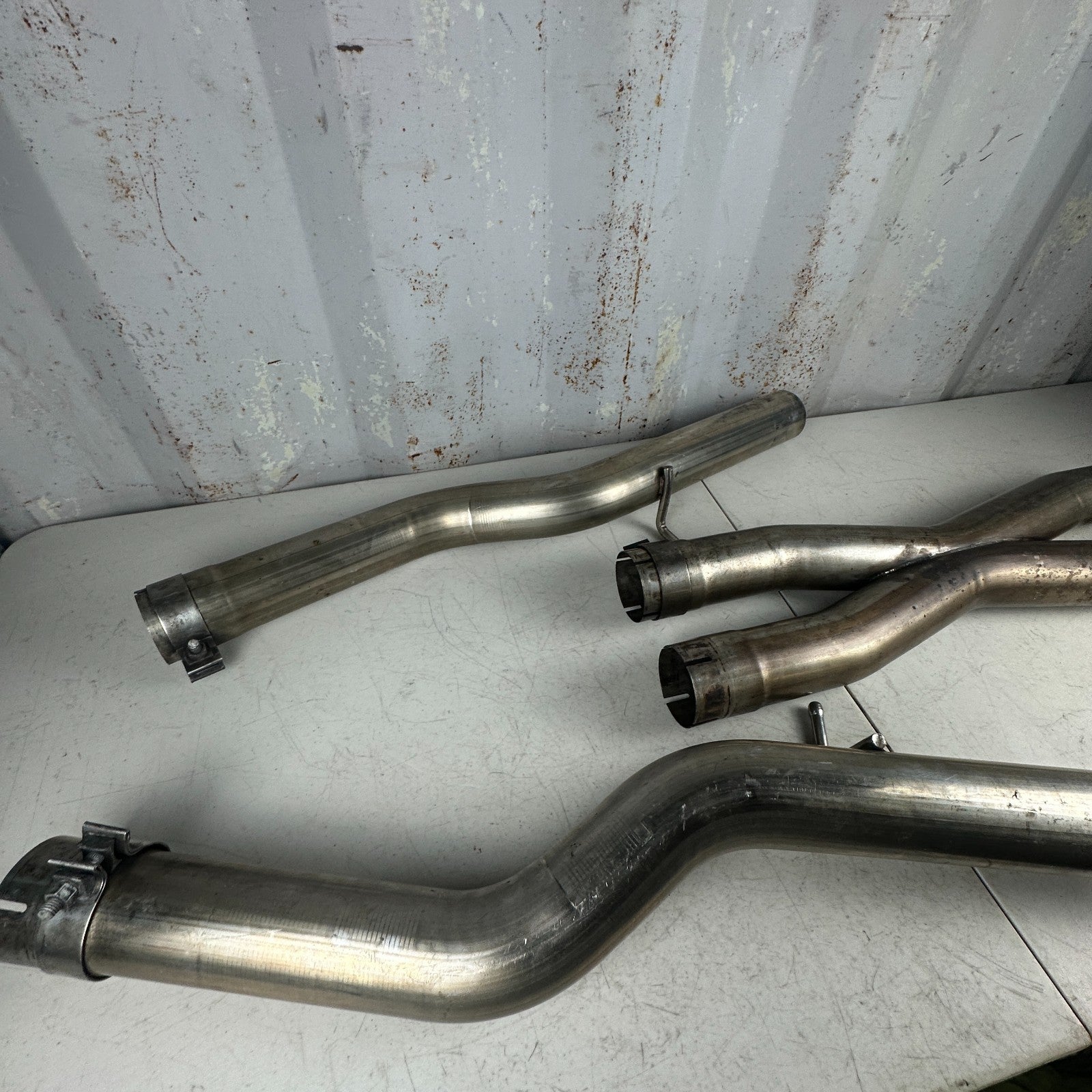 2016-2024 CHEVROLET CAMARO LOWER EXHAUST X PIPE ASSEMBLY OEM