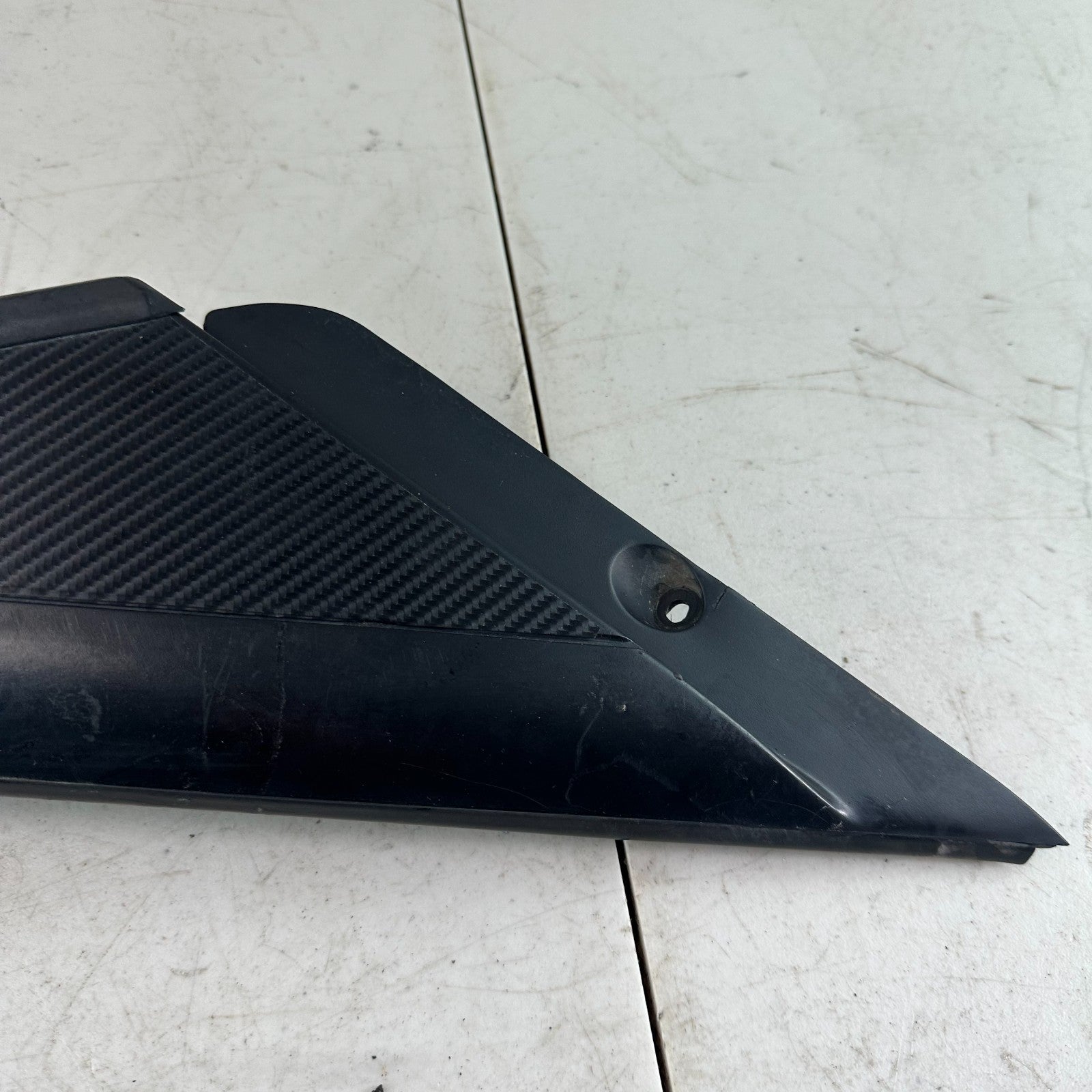 2005-2013 CHEVROLET CORVETTE C6 FRONT LEFT SIDE DOOR WINDOW FRAME APPLIQUE OEM