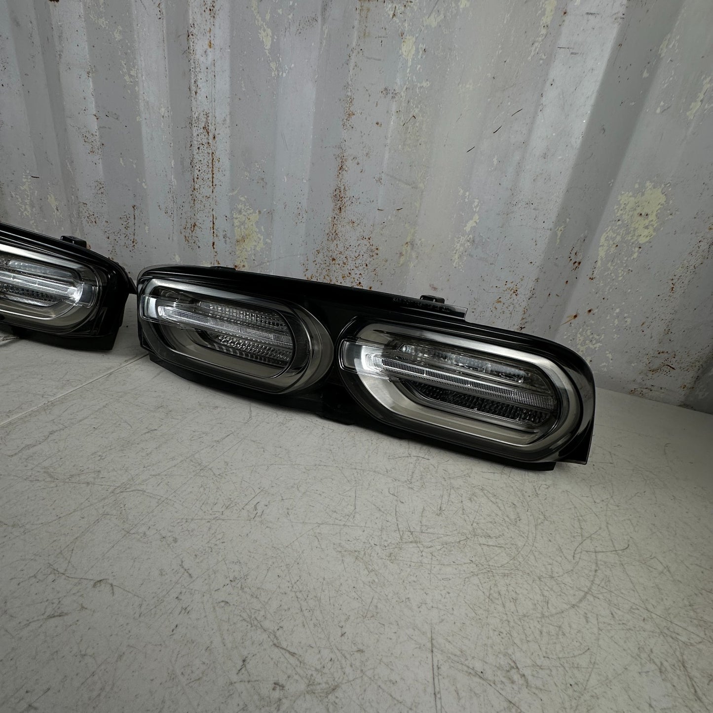 2019-2024 CHEVY CAMARO REAR LEFT & RIGHT SIDE LED TAIL LIGHT LAMP PAIR SET OEM