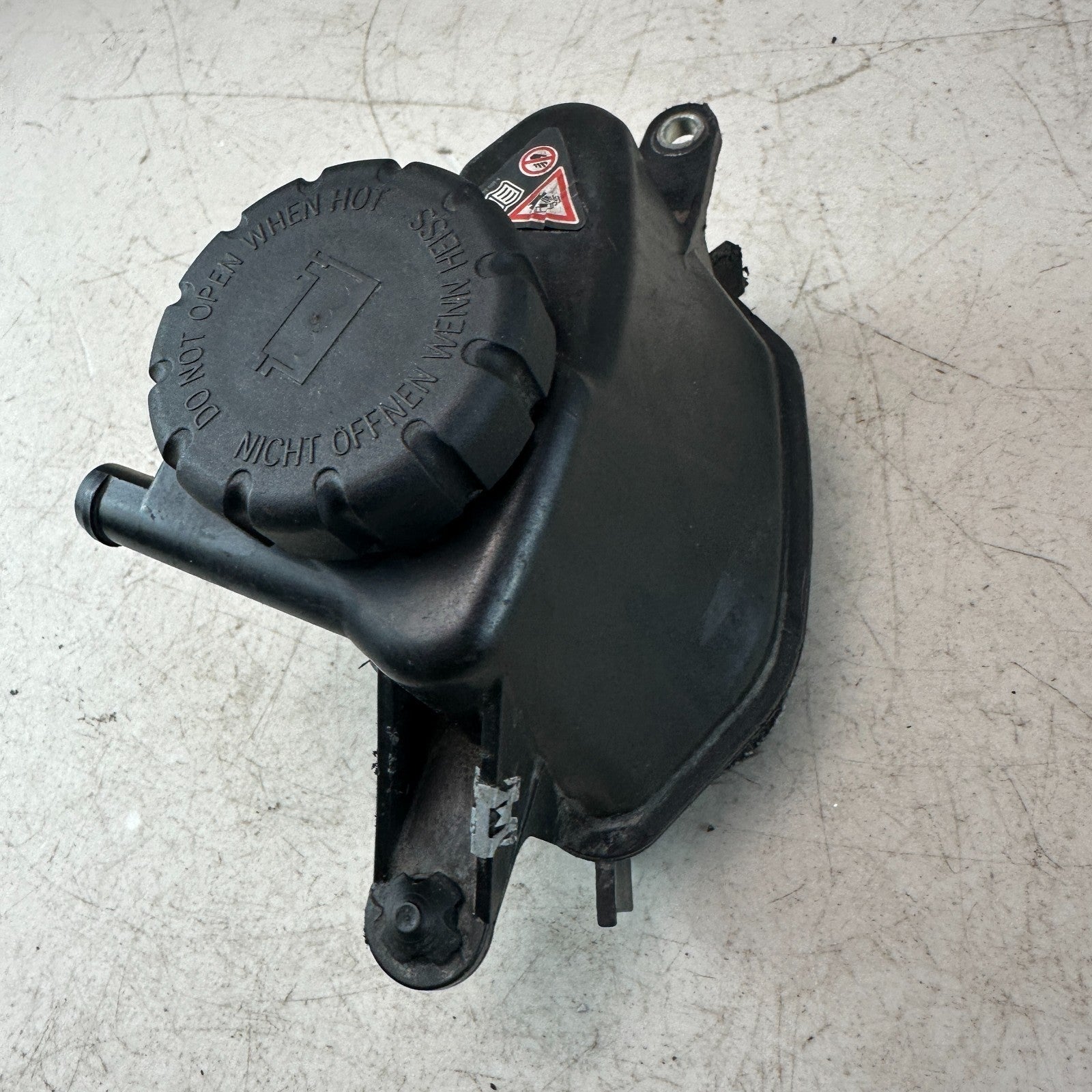 2015 - 2021 MERCEDES W205 C300 AUXILIARY EXPANSION OVERFLOW TANK A2742000385 OEM