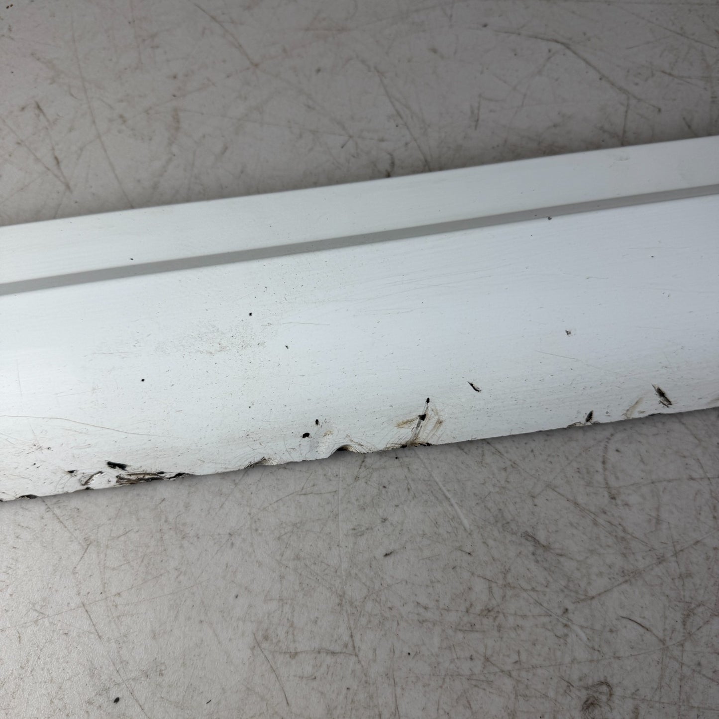 2017-2020 MASERATI LEVANTE FRONT RIGHT EXTERIOR LOWER DOOR TRIM MOLDING OEM