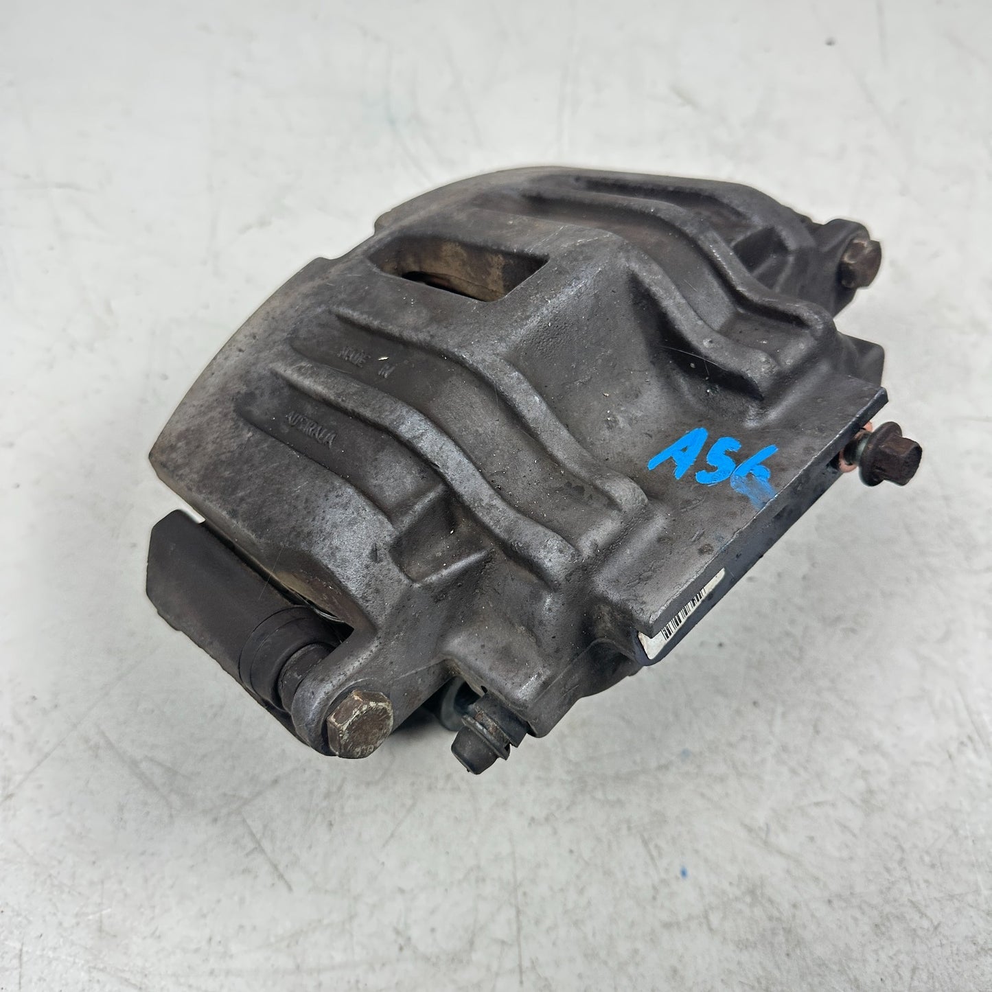 05-13 CHEVROLET CORVETTE FRONT RIGHT PASSENGER SIDE BRAKE CALIPER W/ BRAKE PADS