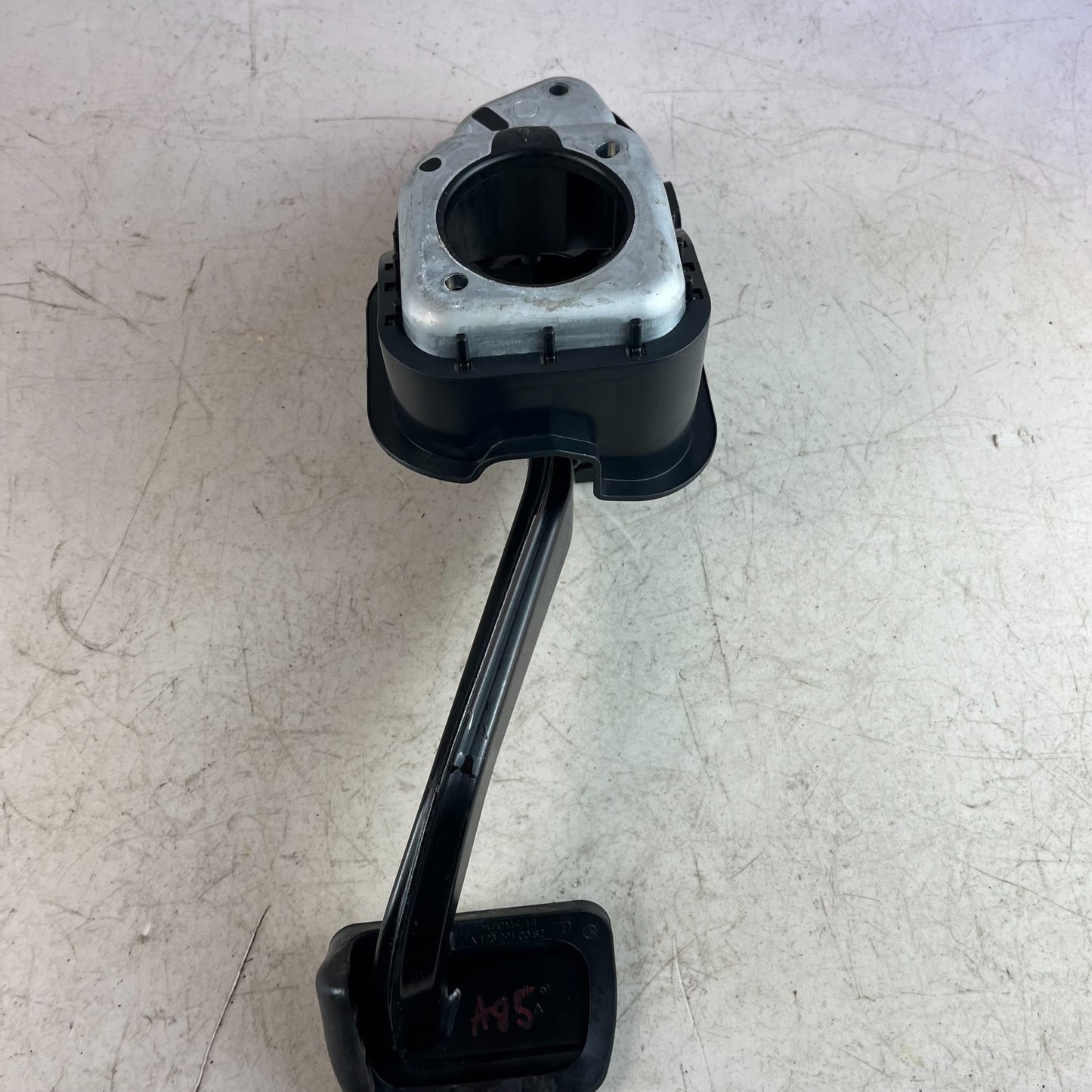 2015-2021 MERCEDES W205 C300 BRAKE FOOT STOP PEDAL & SENSOR A2052920415 OEM