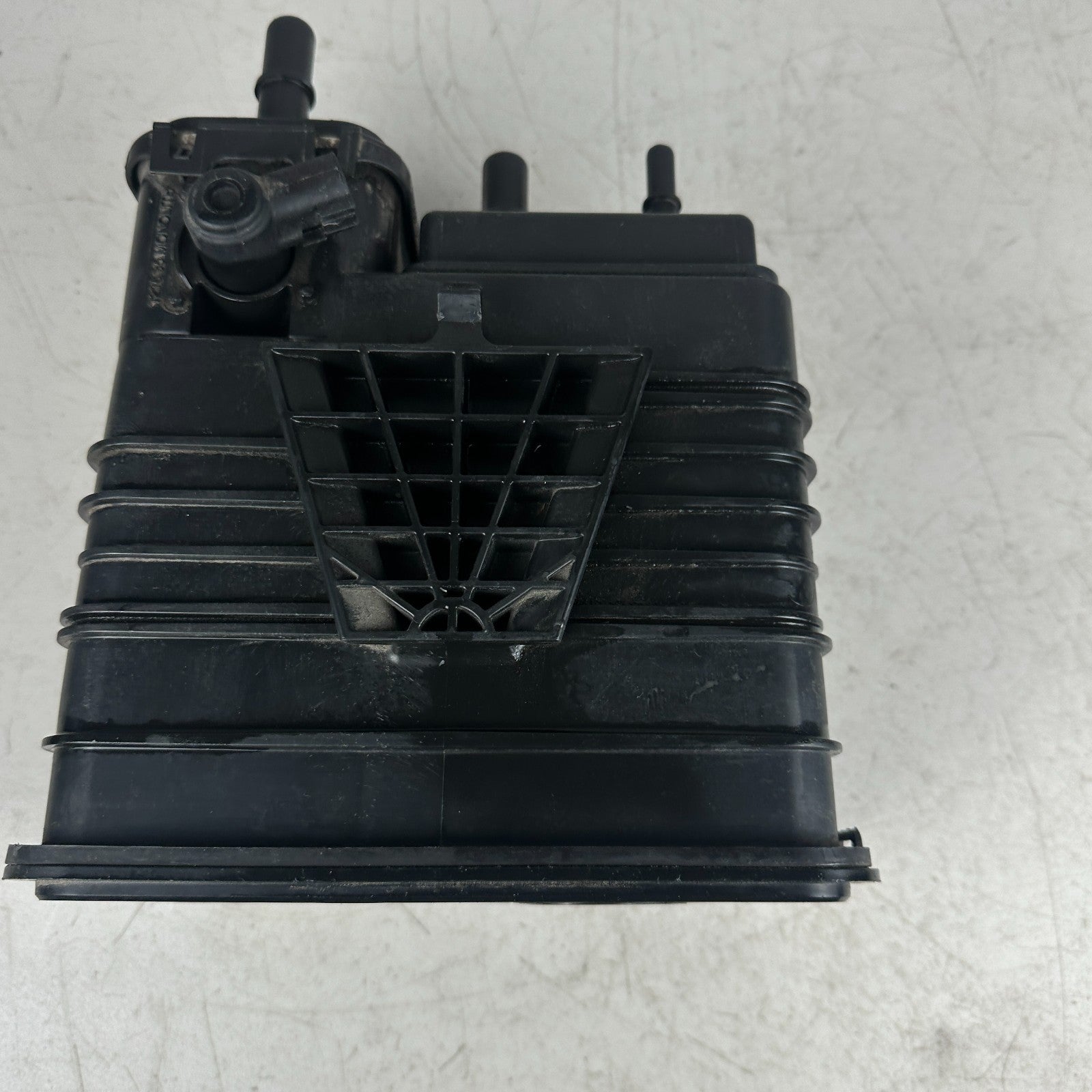 2018-2024 CHEVROLET CAMARO FUEL VAPOR EVAPORATOR CHARCOAL CANISTER 84082814 OEM