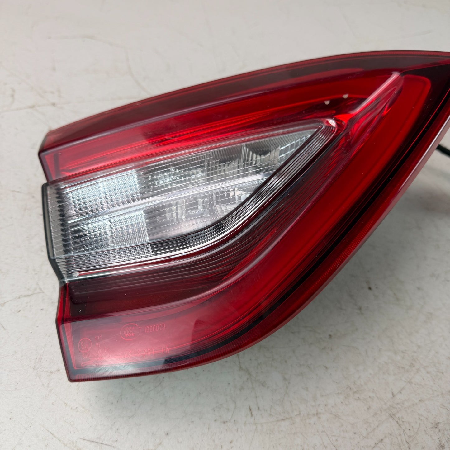 2017-2024 MASERATI LEVANTE REAR LEFT DRIVER SIDE INNER TAIL LIGHT LAMP CCC150011
