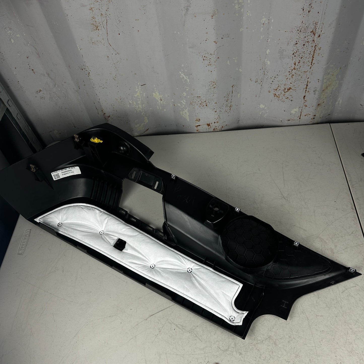 14-19 CHEVROLET CORVETTE C7 RIGHT PASSENGER SIDE LOWER QUARTER TRIM PANEL OEM