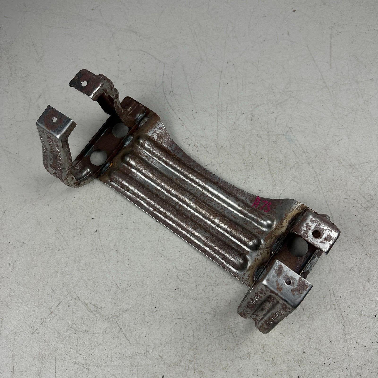 2014-2019 CHEVROLET CORVETTE C7 KNEE BOLSTER BRACE BRACKET ALUMINUM OEM