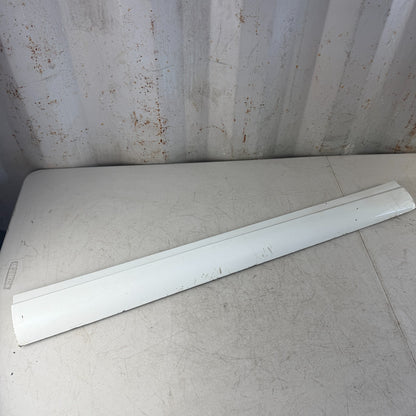 2017-2020 MASERATI LEVANTE FRONT RIGHT EXTERIOR DOOR LOWER MOLDING WHITE OEM