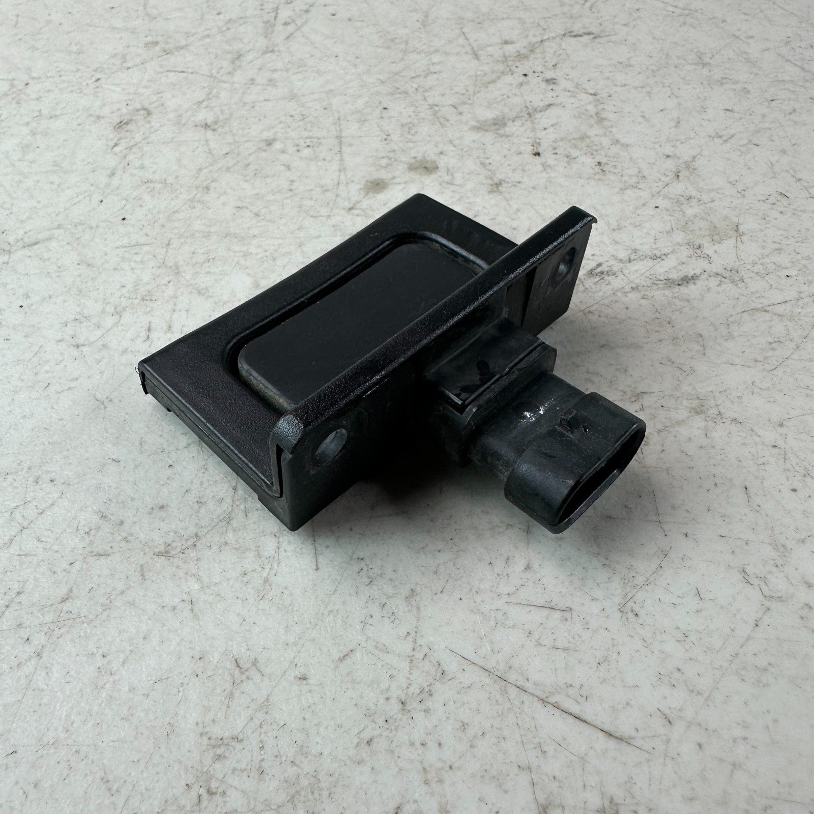 05-13 CHEVROLET CORVETTE C6 FRONT LEFT DOOR TOUCH PAD RELEASE SWITCH BUTTON OEM